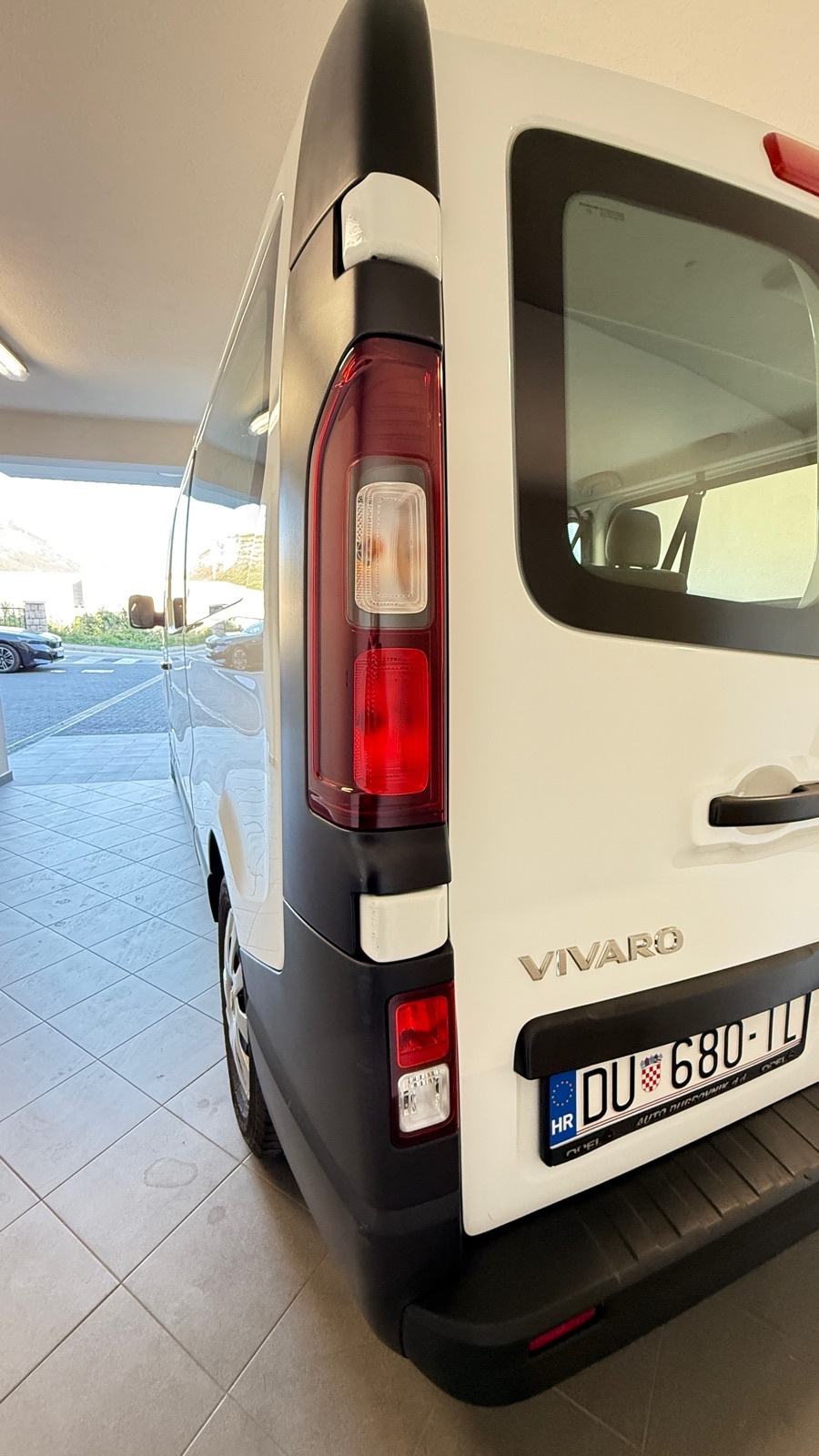 Opel Vivaro LONG 1.6 CDTI – 120.000 km – Ovlašteni servis – Garažiran, fotografija 17