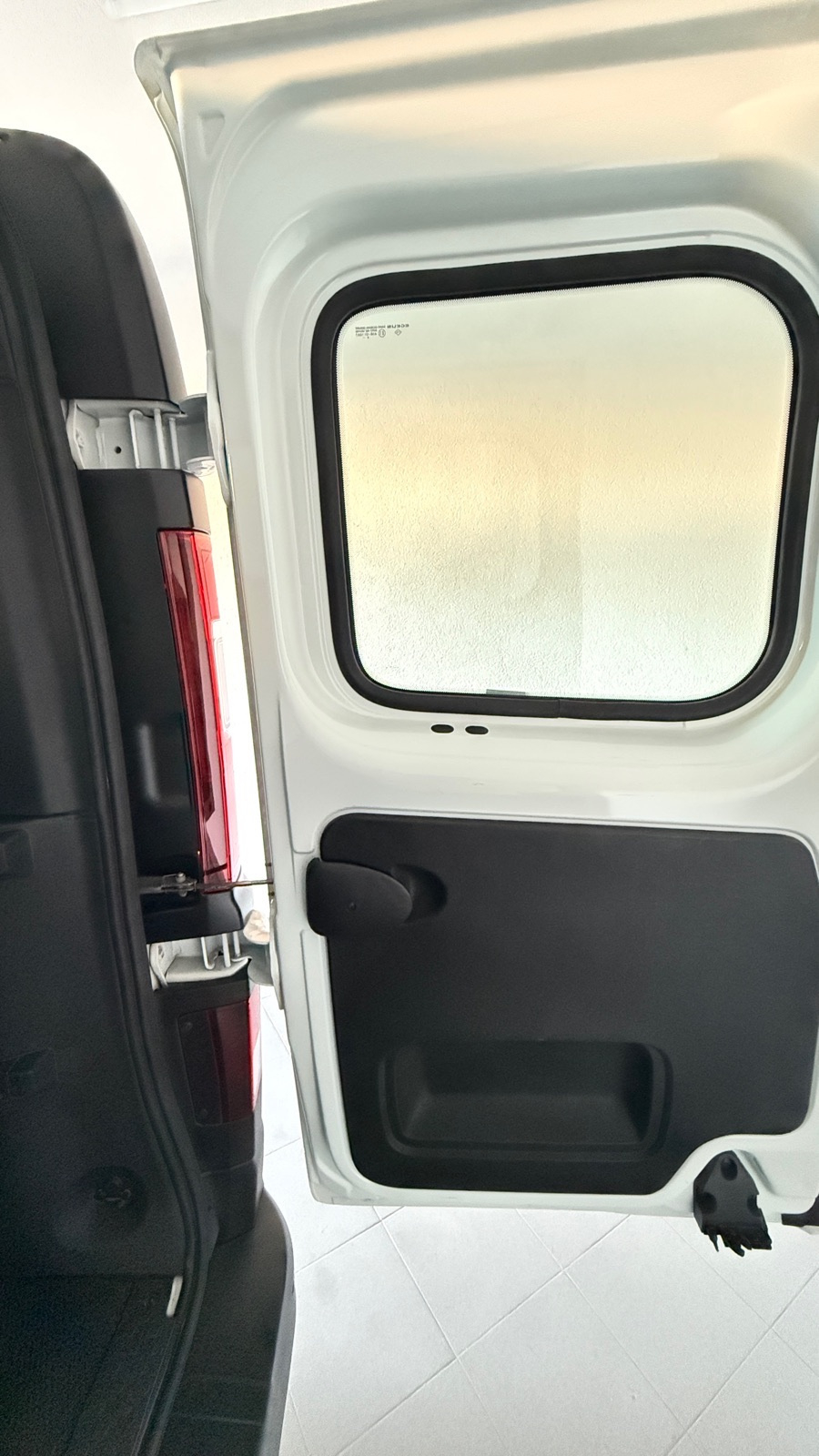 Opel Vivaro LONG 1.6 CDTI – 120.000 km – Ovlašteni servis – Garažiran, fotografija 20