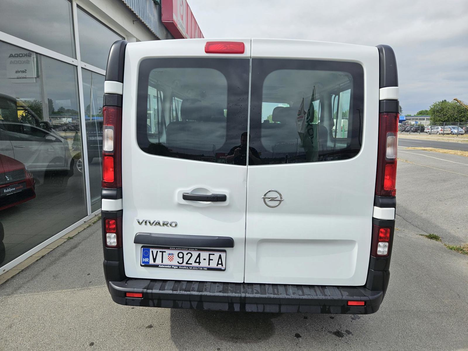 Opel Vivaro 1,6 CDTI (u sustavu PDV-a) registriran do 04/2027, fotografija 11