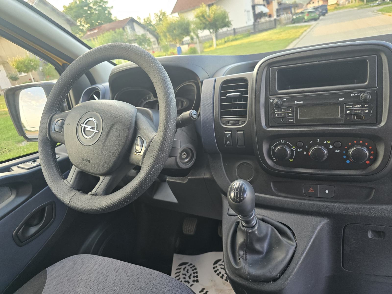 Opel Vivaro 1,6 TDCI-produžen-2020gd.md-KLIMA-3sjd,176tkm,temo,u PDV-u, fotografija 13