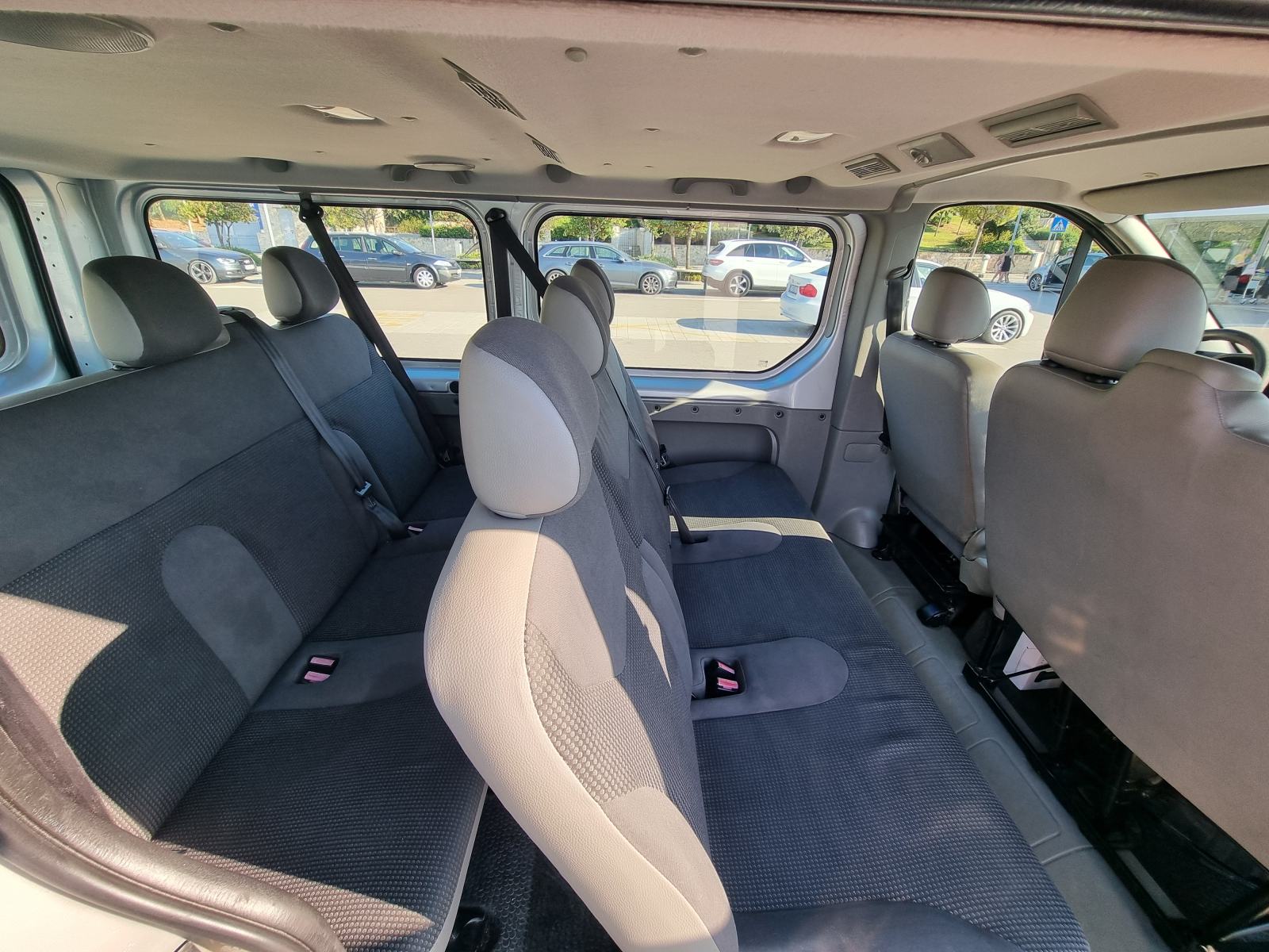 Opel Vivaro 2.0 CDTI L2 8+1, dupla klima, 2 seta guma, uredno održavan, fotografija 11