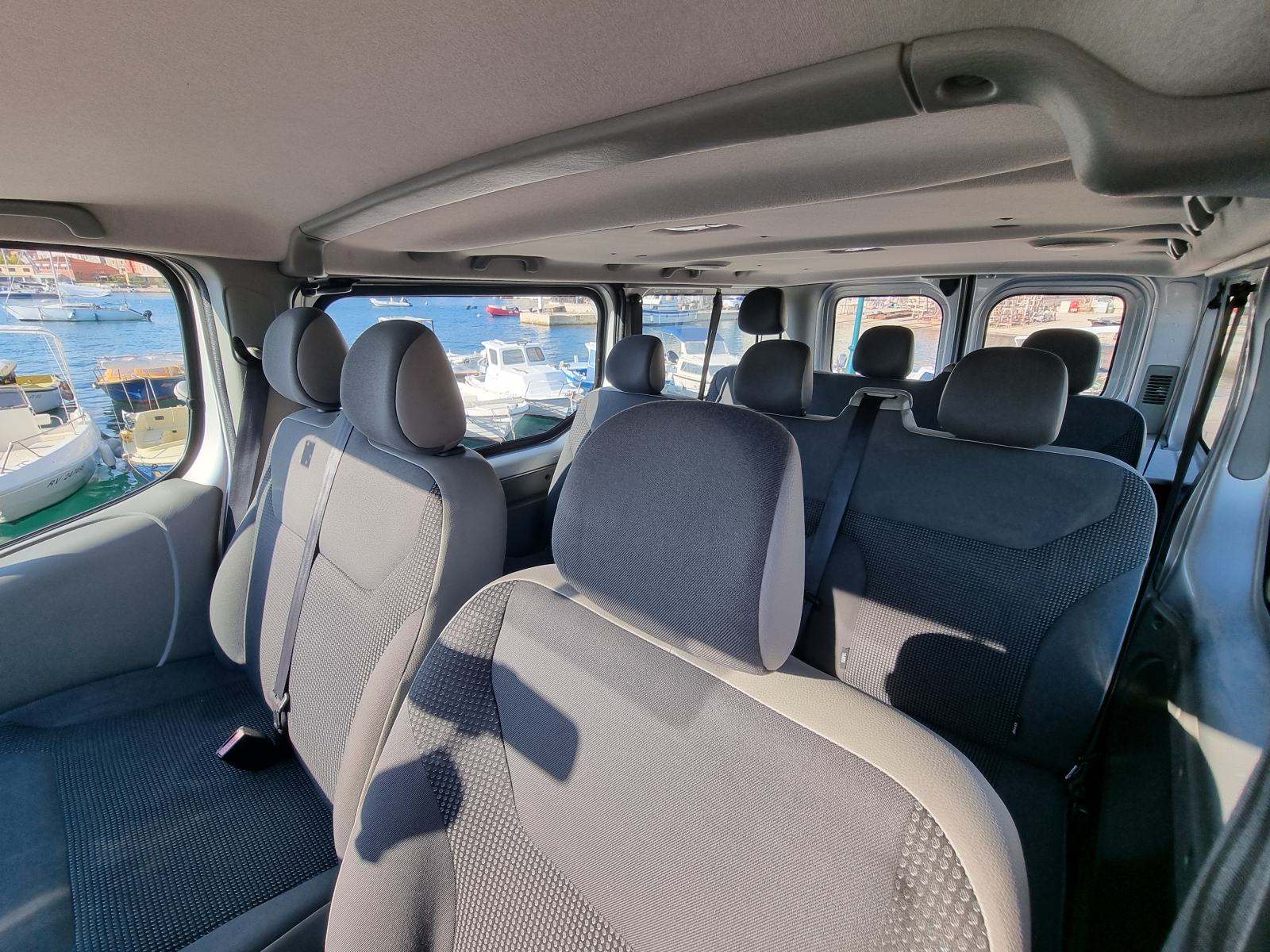 Opel Vivaro 2.0 CDTI L2 8+1, dupla klima, 2 seta guma, uredno održavan, fotografija 10