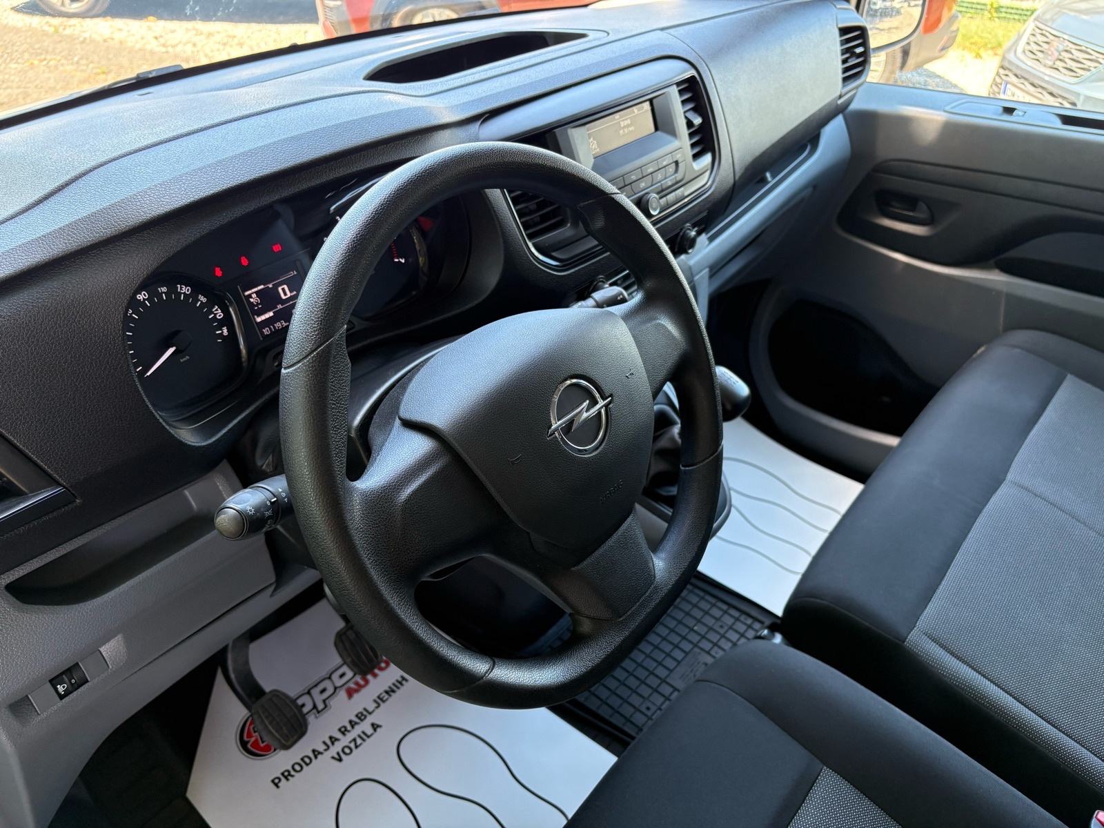 Opel Vivaro 2,0 CDTI PRODUŽENI 8+1 - REG:06/2027 - KLIMA - LEASING, fotografija 12