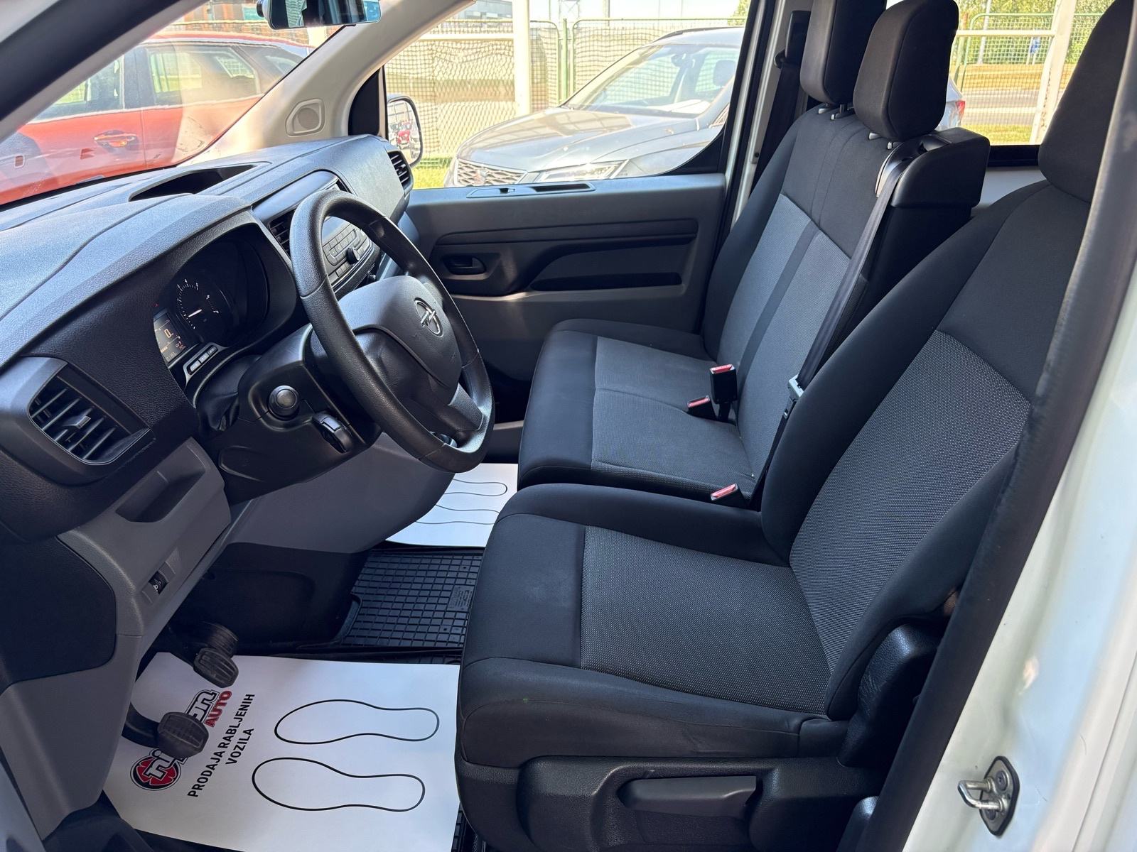 Opel Vivaro 2,0 CDTI PRODUŽENI 8+1 - REG:06/2027 - KLIMA - LEASING, fotografija 14