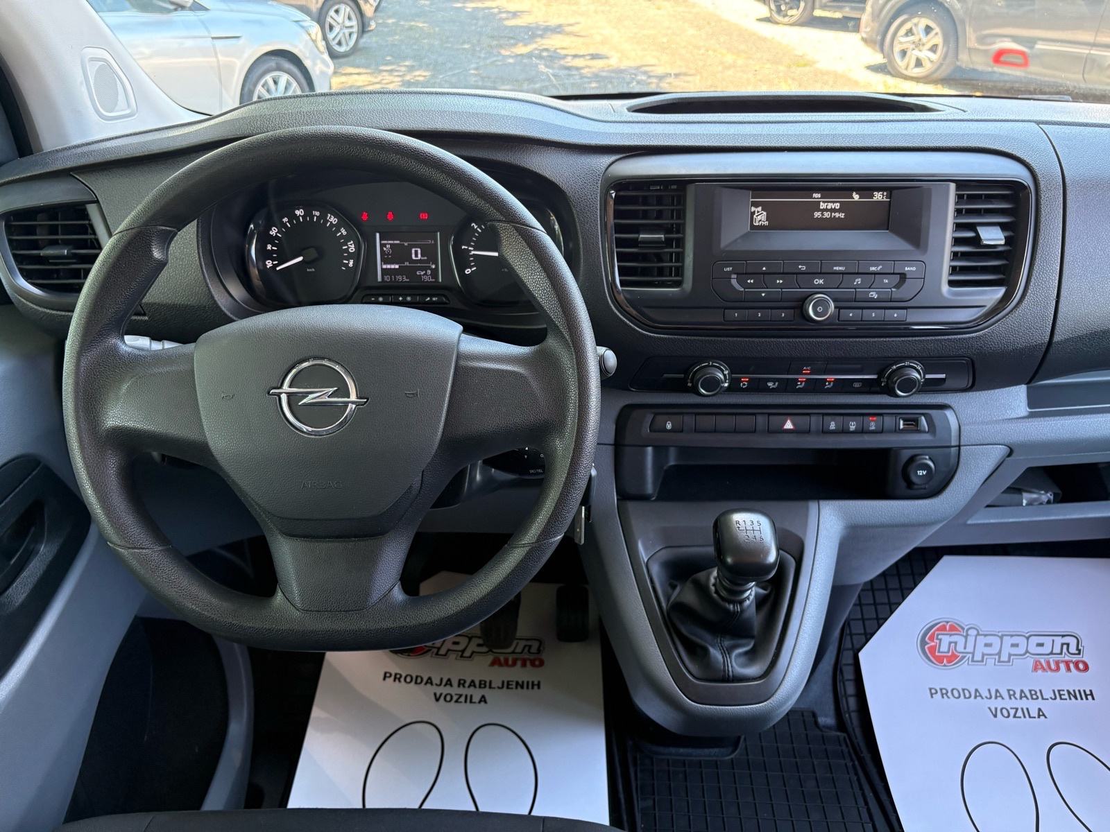 Opel Vivaro 2,0 CDTI PRODUŽENI 8+1 - REG:06/2027 - KLIMA - LEASING, fotografija 16