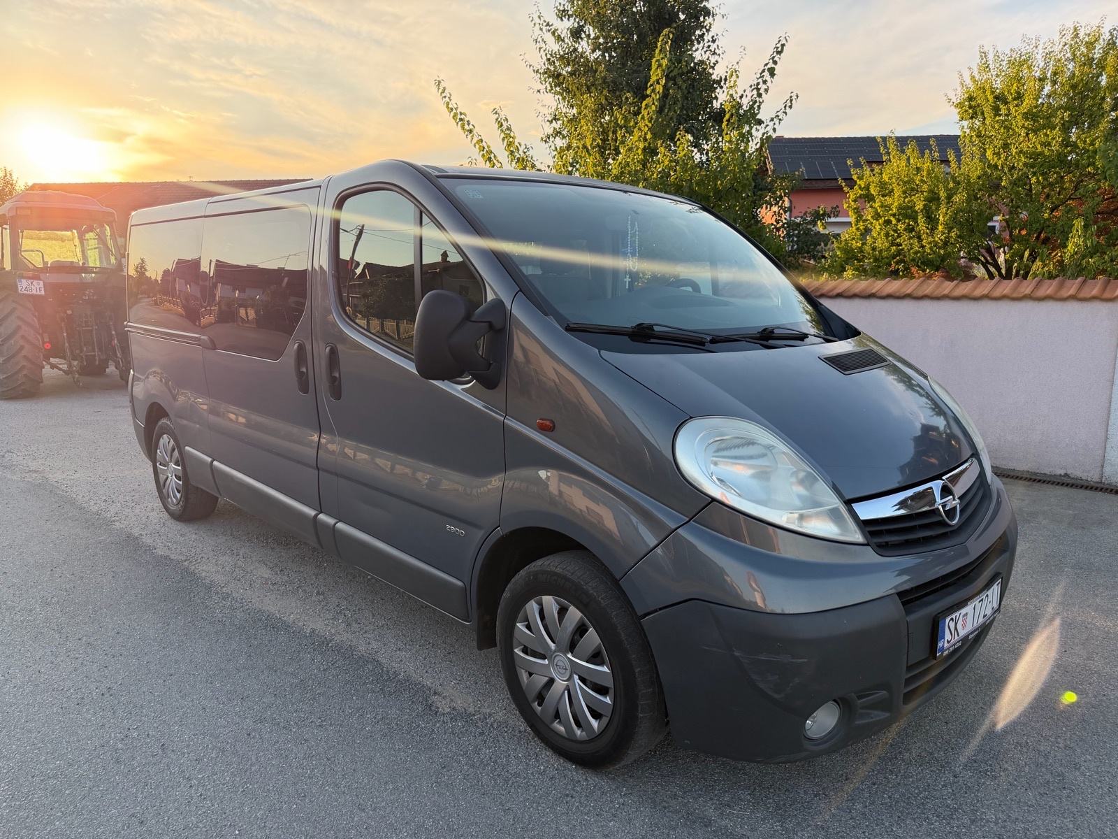 Opel Vivaro 2,0 cdti, fotografija 4