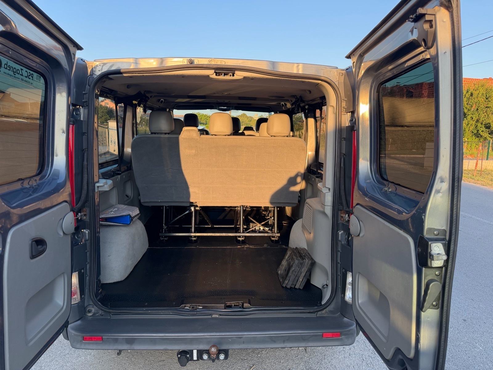 Opel Vivaro 2,0 cdti, fotografija 7