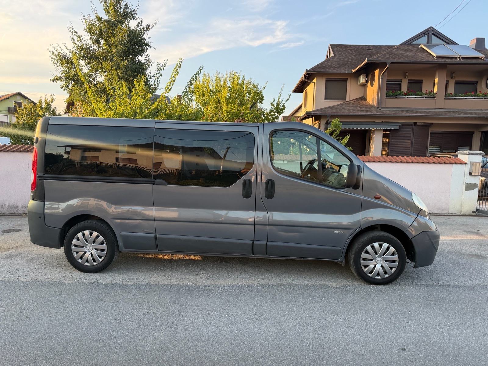 Opel Vivaro 2,0 cdti, fotografija 12