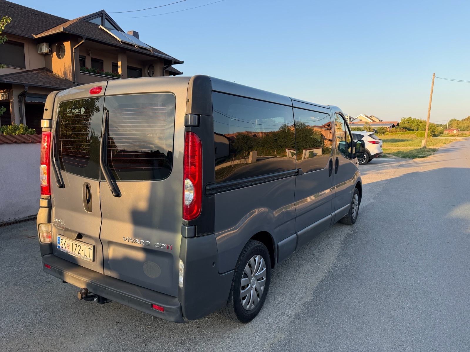 Opel Vivaro 2,0 cdti, fotografija 10