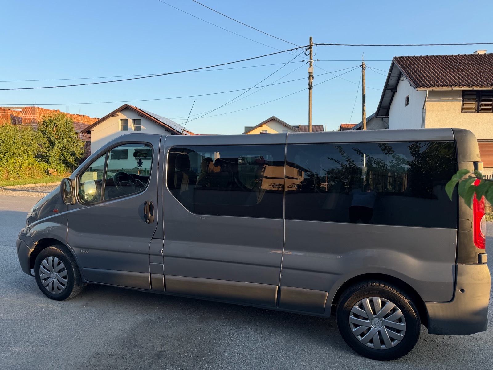 Opel Vivaro 2,0 cdti, fotografija 2