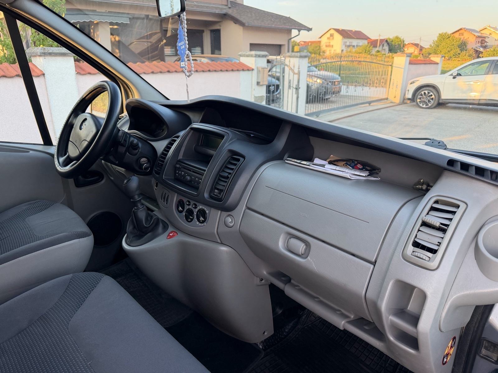Opel Vivaro 2,0 cdti, fotografija 6
