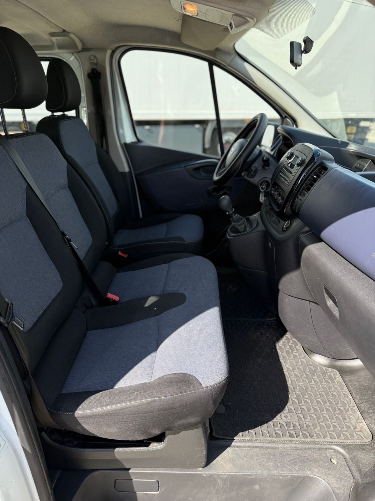 Opel Vivaro 8+1 - L2H1 1,6 - 2 KOMADA DOSTUPNA, fotografija 8