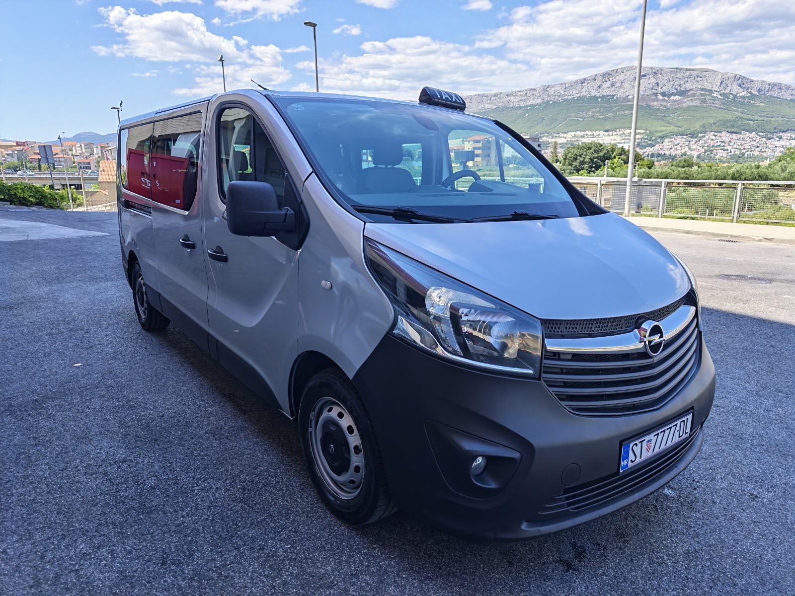 Opel Vivaro Long,1.6 CDTI, reg 21.08.2027,kuka, nav, park senz, kamera, fotografija 3