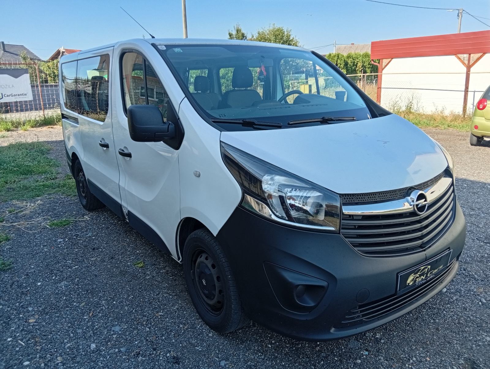 Opel Vivaro L1H1 1,6 mod.2016 - 99 TKM/ KLIMA/ 8+1 SJEDALA REG 02/2027, fotografija 3