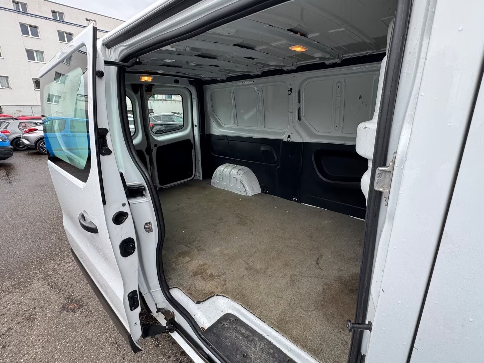 Opel Vivaro L1H1 1,6, fotografija 15