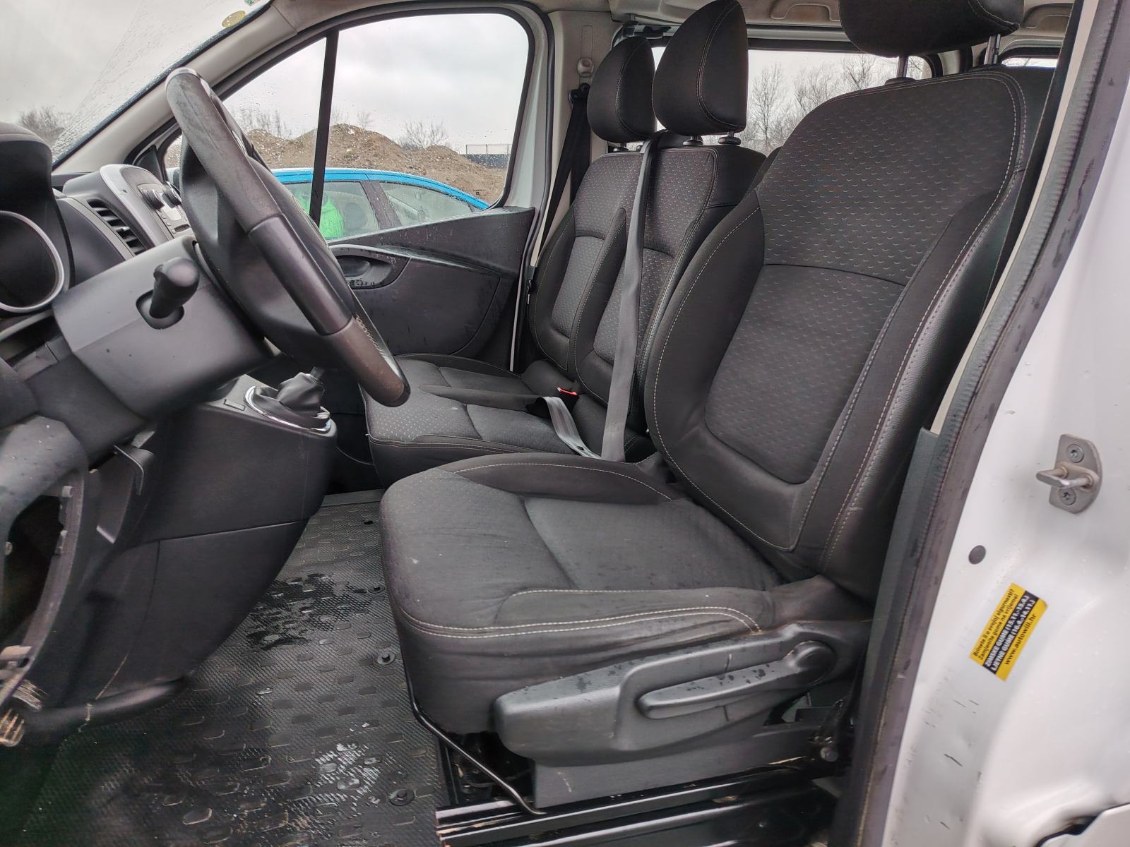 Opel Vivaro L2H1 1,6 8+1 odlično stanje SNIŽENA CIJENA, fotografija 9