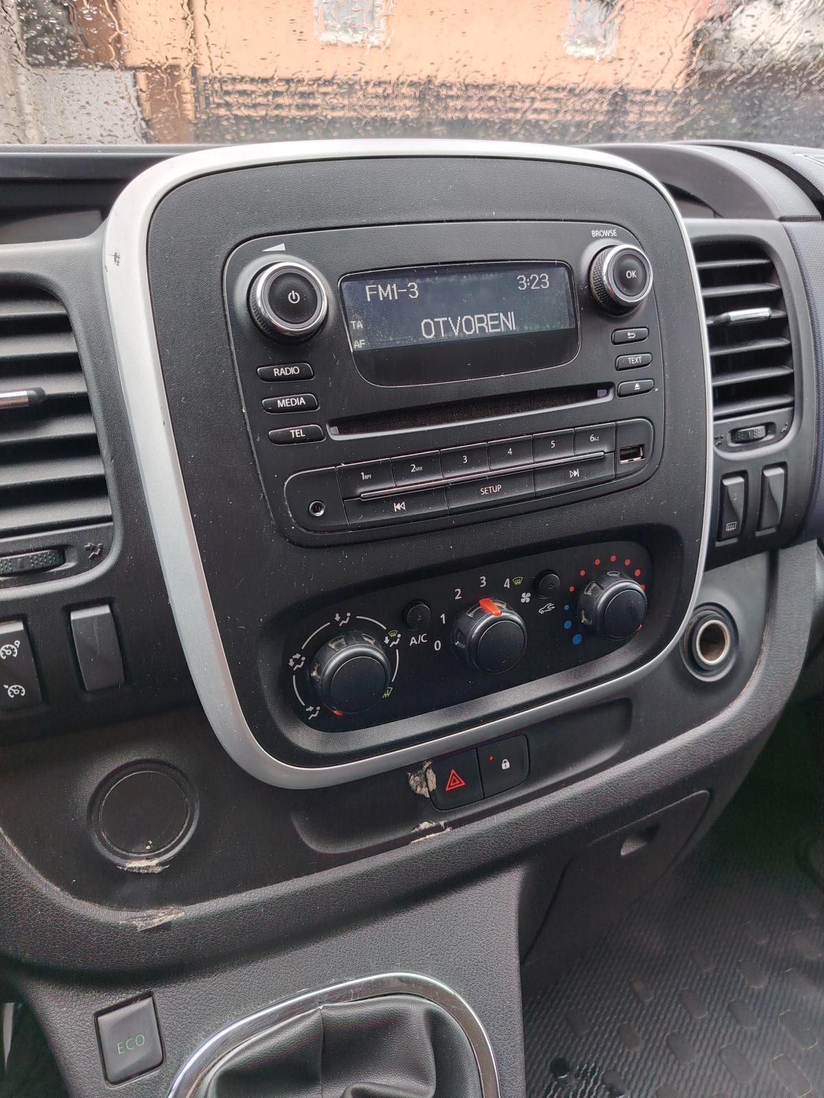 Opel Vivaro L2H1 1,6 8+1 odlično stanje SNIŽENA CIJENA, fotografija 15