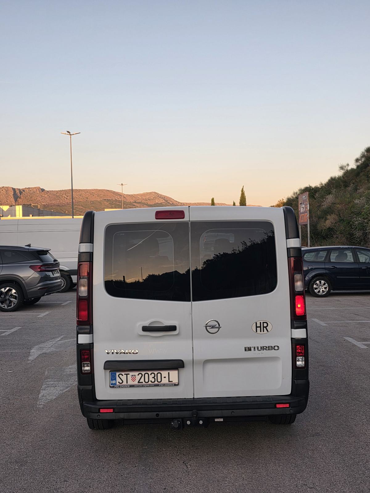Opel Vivaro 1.6 CDTI BI TURBO 92 kw 2016 godina, fotografija 3
