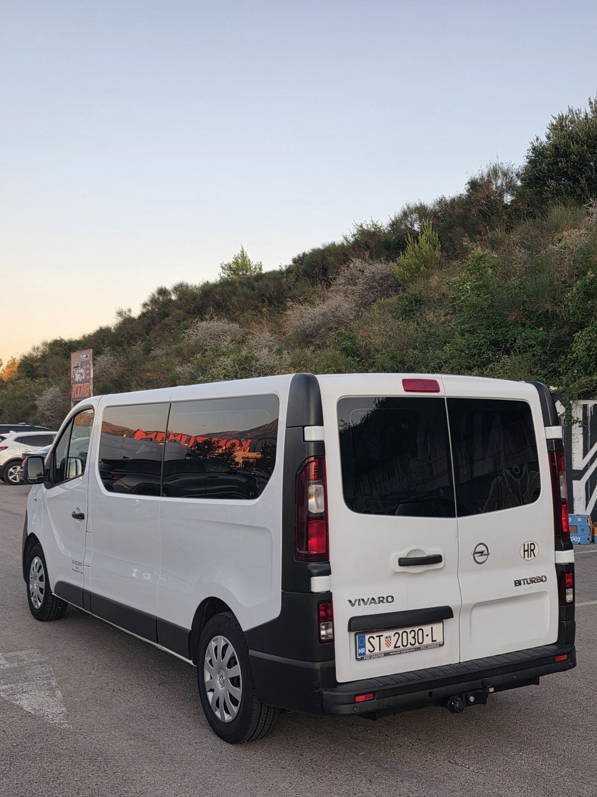 Opel Vivaro 1.6 CDTI BI TURBO 92 kw 2016 godina, fotografija 10