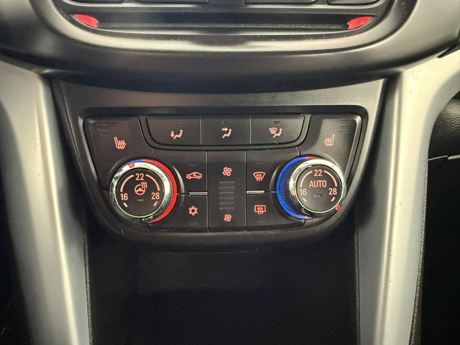 Opel Zafira 1.4 TURBO 103KW.NEMAČKI.NAVI.7 SEDIŠTA., fotografija 11