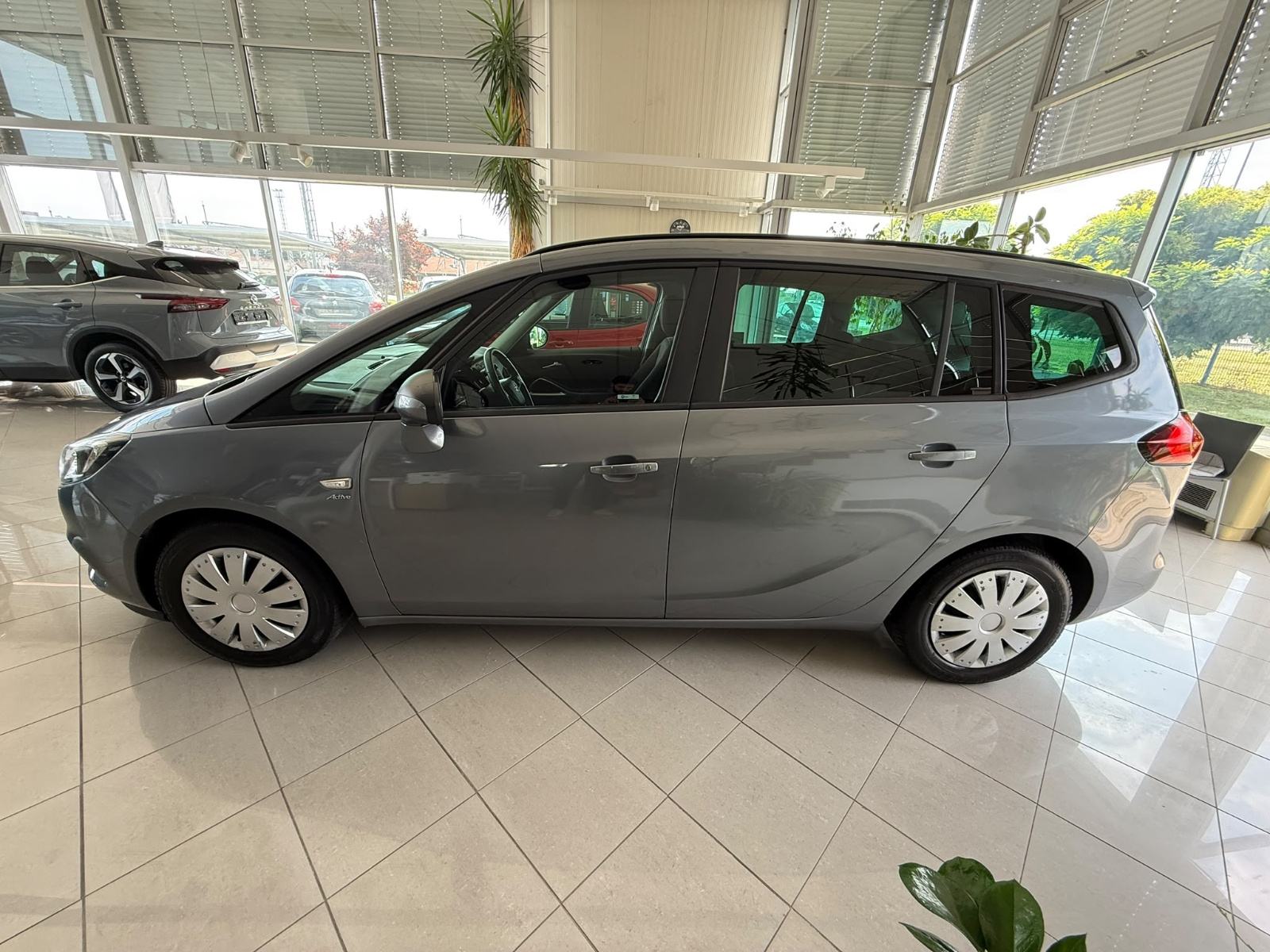 Opel Zafira 1,4 Turbo KAMERA NAVI LED XSENON SERVISNA rezervirano!!!!!, fotografija 4