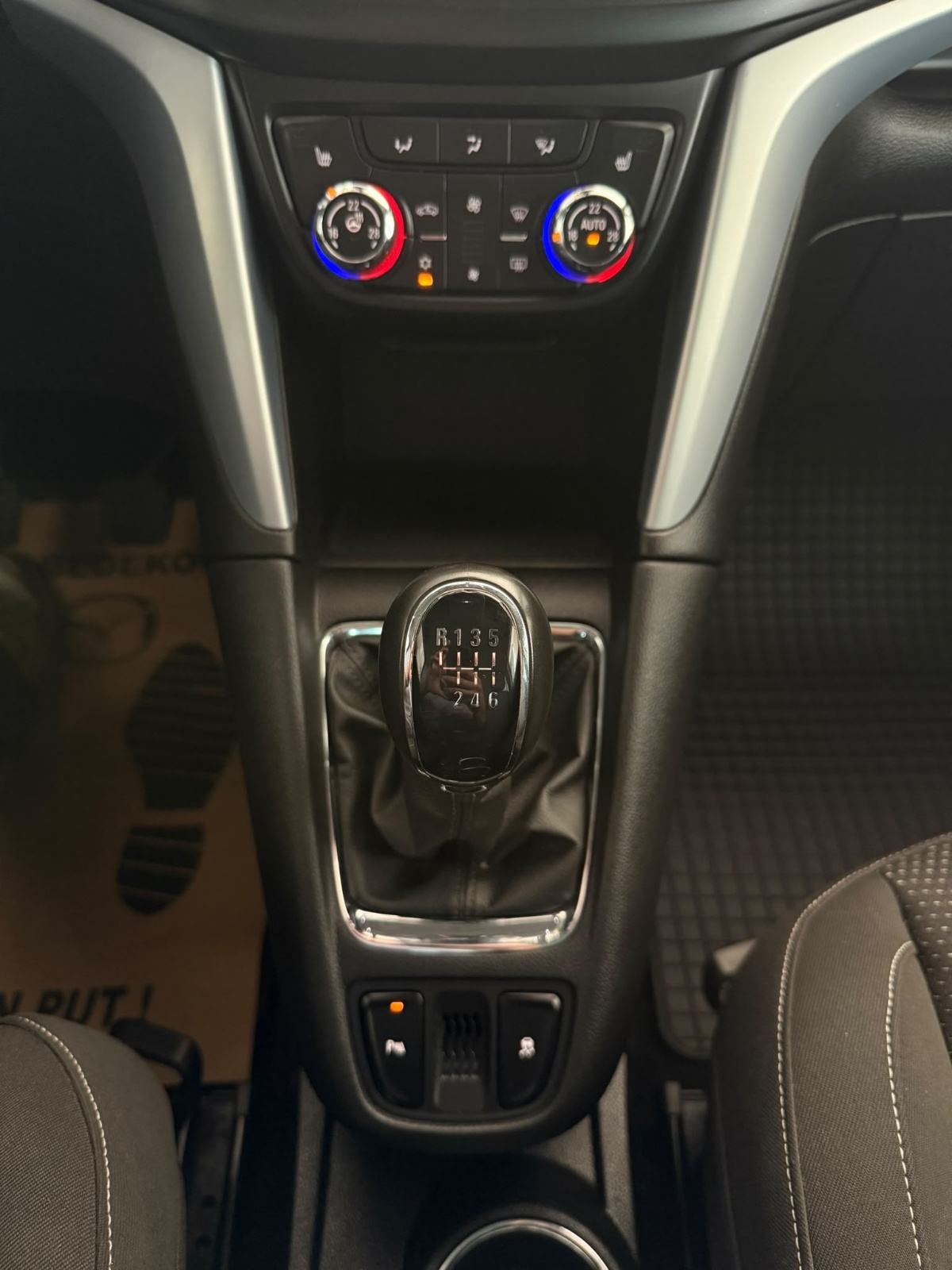 Opel Zafira 1,4 Turbo KAMERA NAVI LED XSENON SERVISNA rezervirano!!!!!, fotografija 20