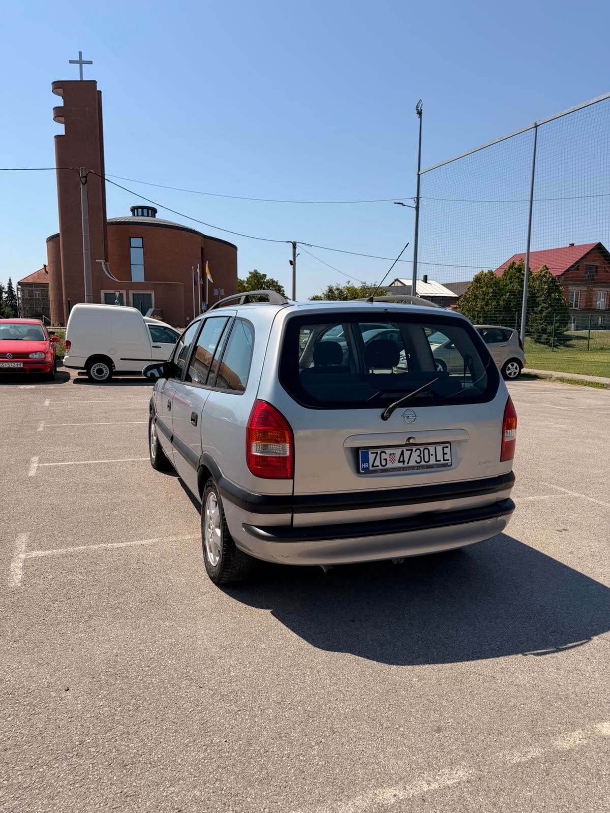 Opel Zafira 1,6 16V KLIMA LEDI BENZIN SAMO 1150 EURA ALCIA 7 SJEDALA, fotografija 3