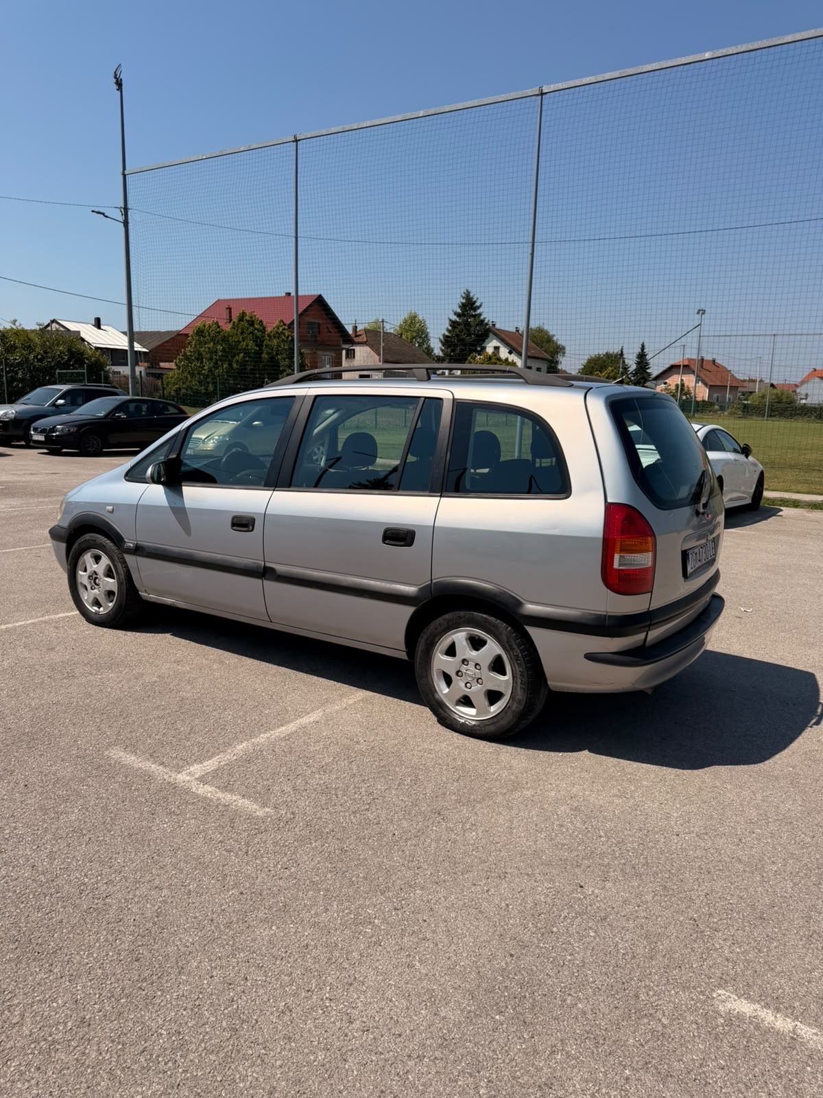 Opel Zafira 1,6 16V KLIMA LEDI BENZIN SAMO 1150 EURA ALCIA 7 SJEDALA, fotografija 5