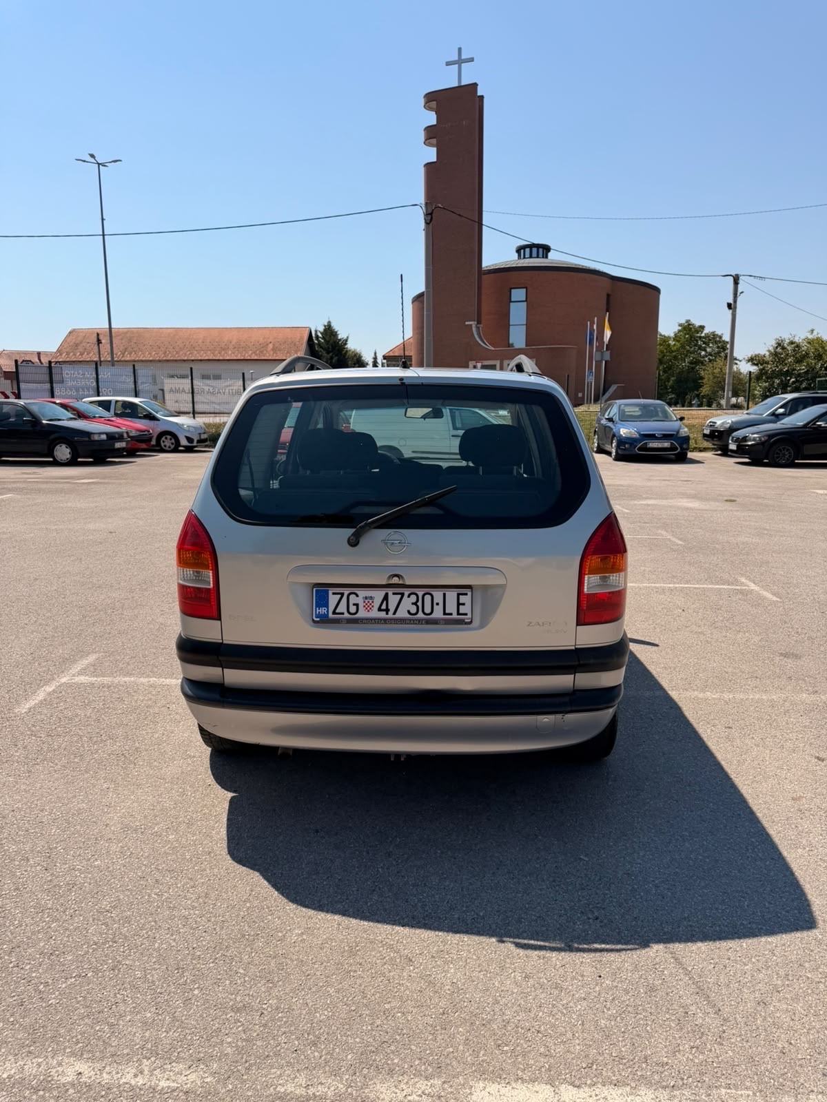 Opel Zafira 1,6 16V KLIMA LEDI BENZIN SAMO 1150 EURA ALCIA 7 SJEDALA, fotografija 10