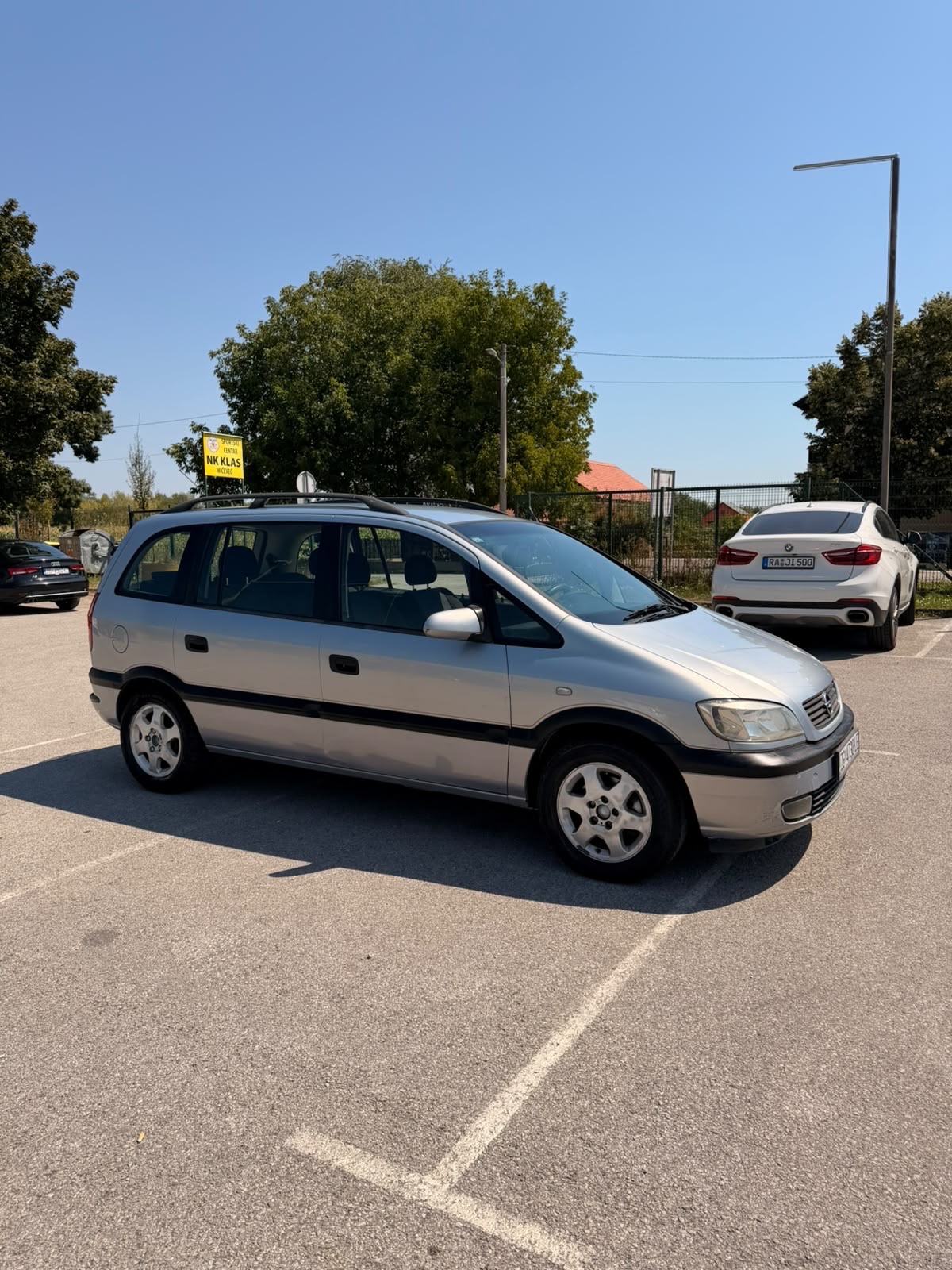 Opel Zafira 1,6 16V KLIMA LEDI BENZIN SAMO 1150 EURA ALCIA 7 SJEDALA, fotografija 11