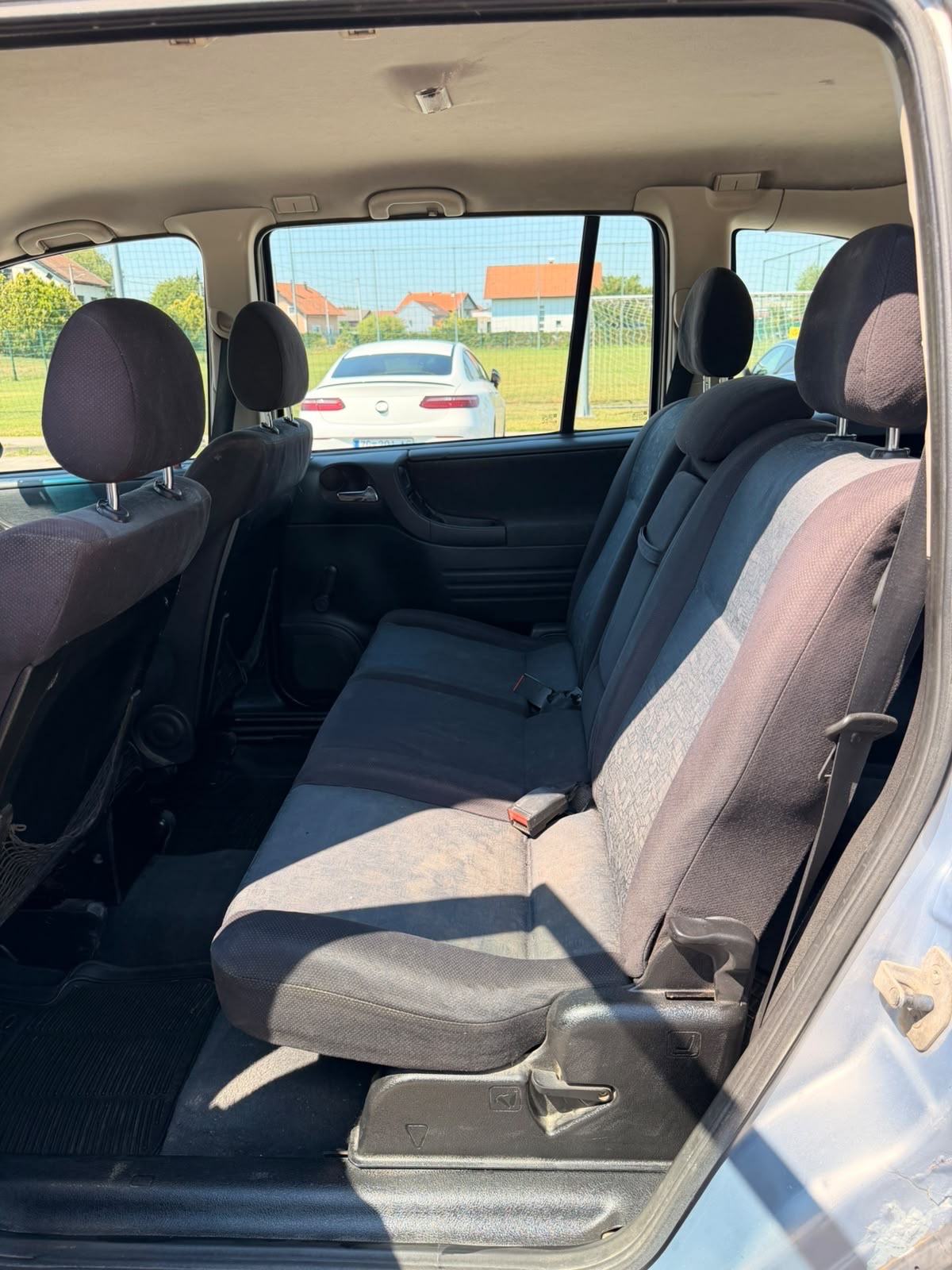 Opel Zafira 1,6 16V KLIMA LEDI BENZIN SAMO 1150 EURA ALCIA 7 SJEDALA, fotografija 13
