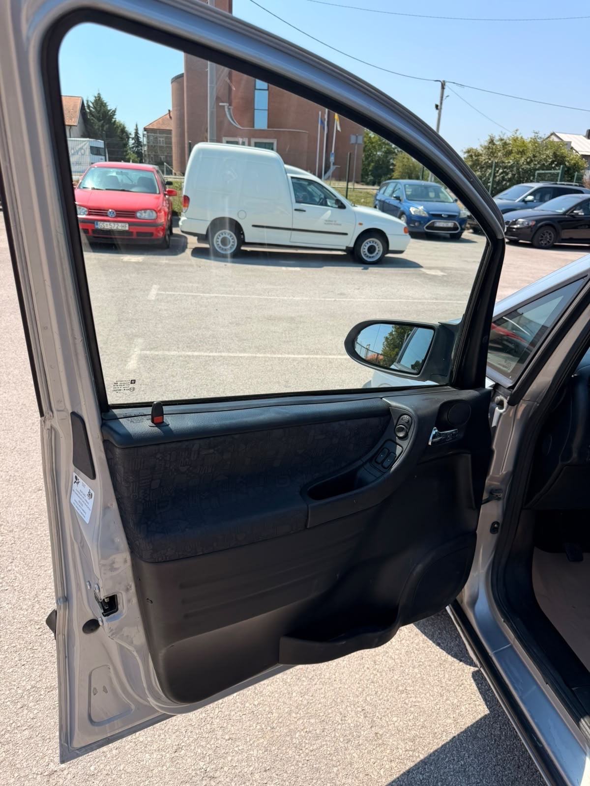 Opel Zafira 1,6 16V KLIMA LEDI BENZIN SAMO 1150 EURA ALCIA 7 SJEDALA, fotografija 15