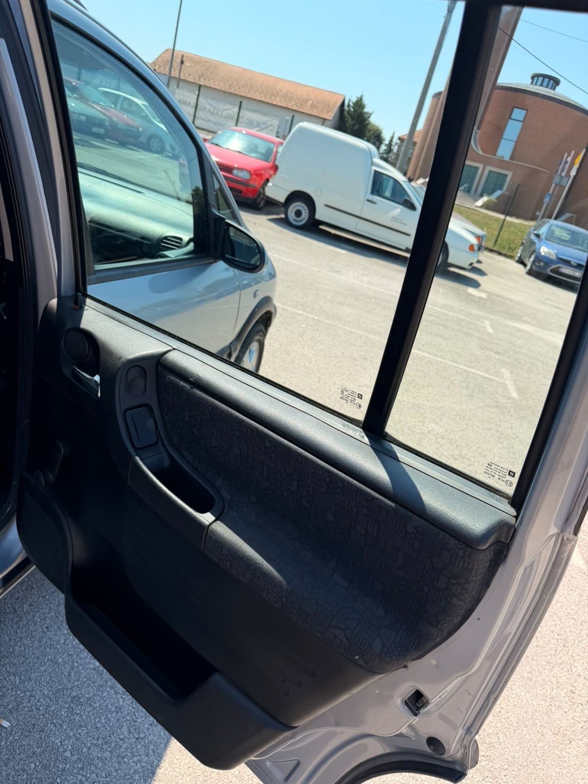 Opel Zafira 1,6 16V KLIMA LEDI BENZIN SAMO 1150 EURA ALCIA 7 SJEDALA, fotografija 18