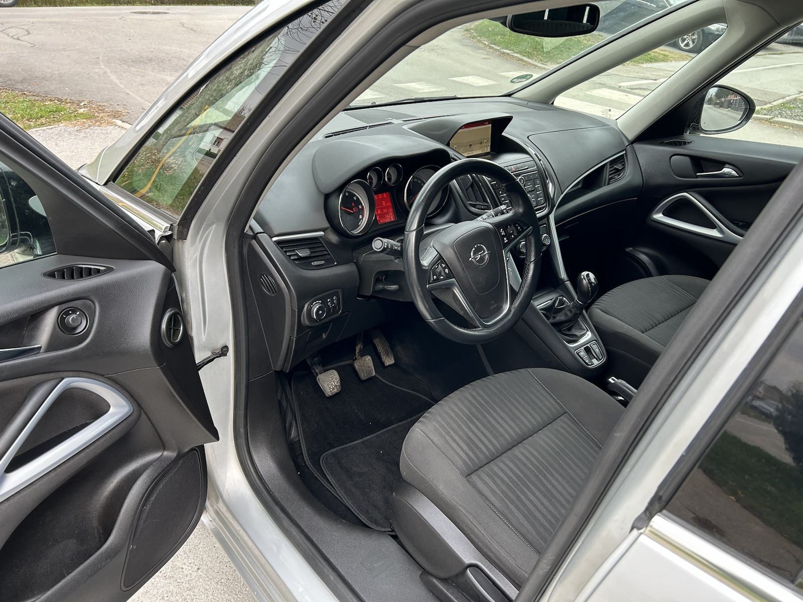 Opel Zafira 1,6 CDTI NAVIGACIJA TEMPOMAT EXTRA STANJE NA IME KUPCA, fotografija 5