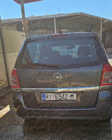 Opel Zafira 1,6, fotografija 2