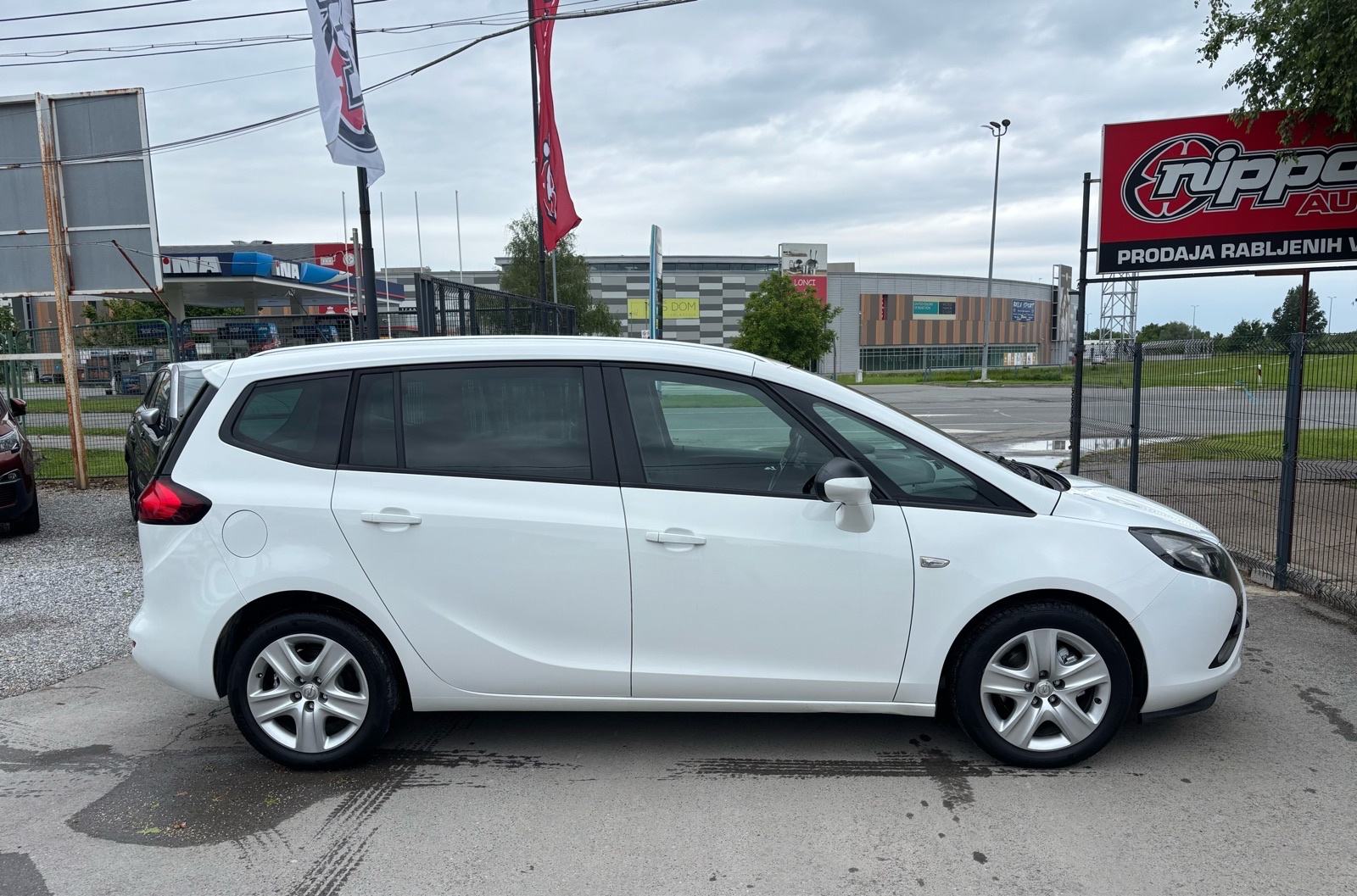 Opel Zafira 1,6CDTI KLIMA - 6 BRZINA - TEMPOMAT - SERVISNA -AUTOKREDIT, fotografija 7