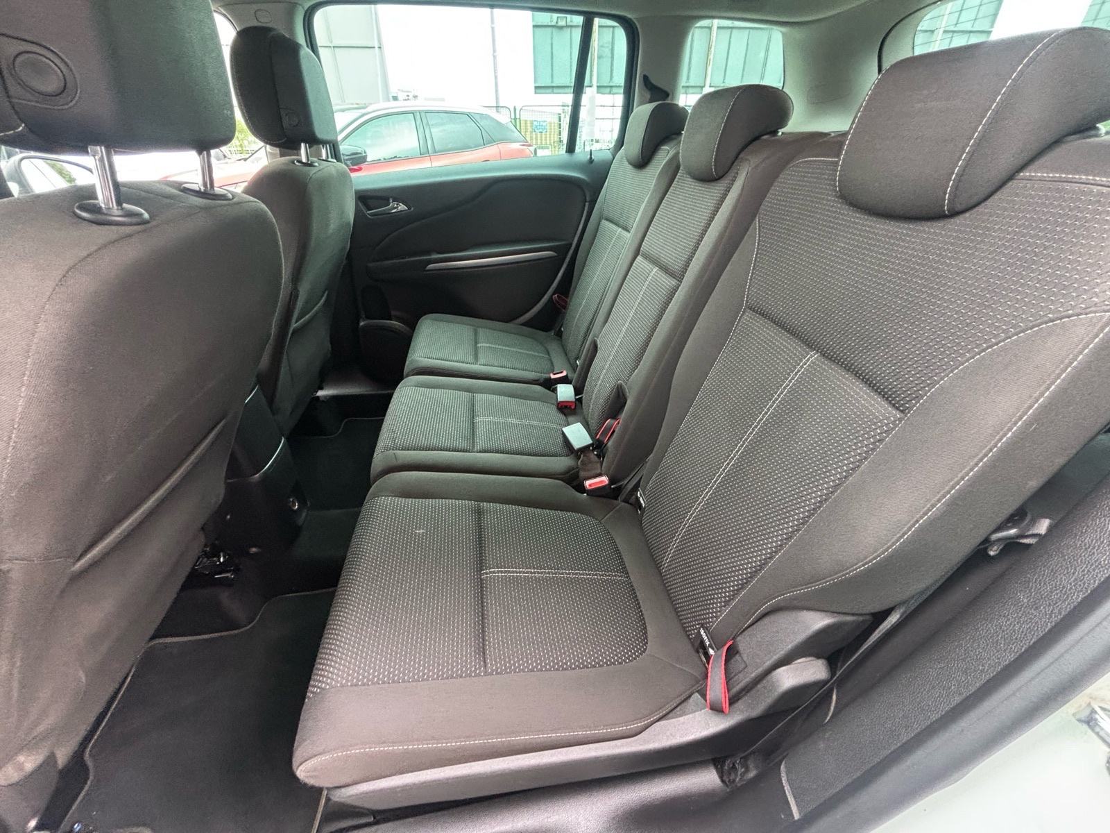 Opel Zafira 1,6CDTI KLIMA - 6 BRZINA - TEMPOMAT - SERVISNA -AUTOKREDIT, fotografija 15