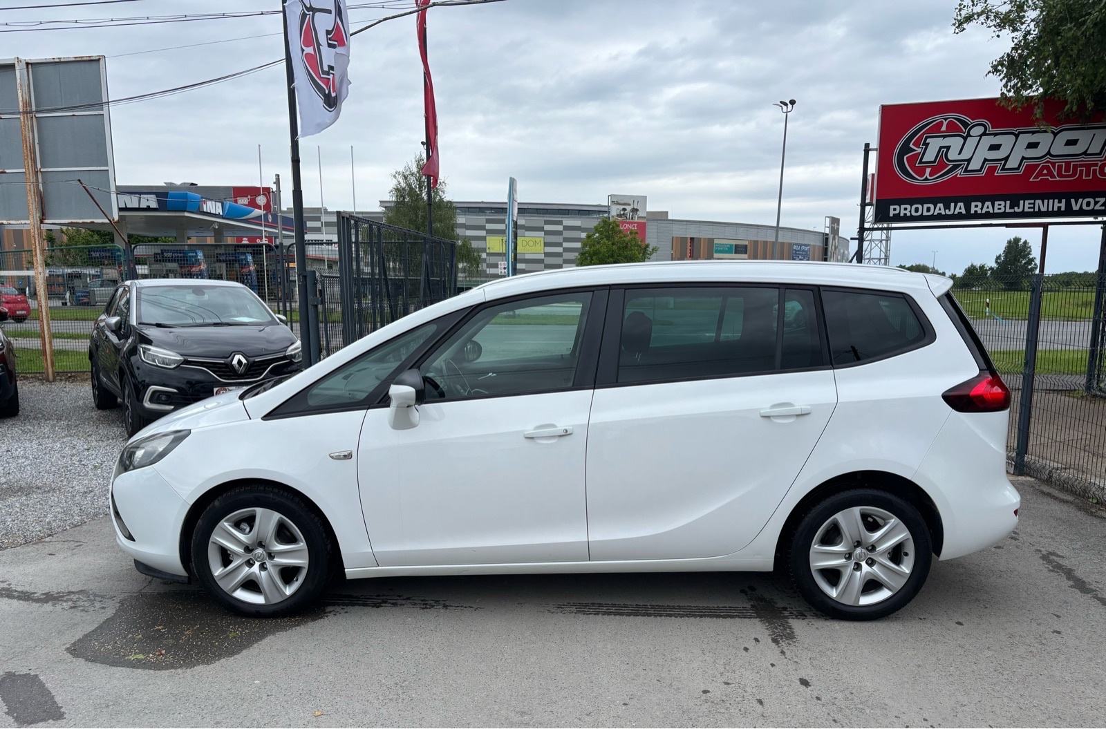 Opel Zafira 1,6CDTI KLIMA - 6 BRZINA - TEMPOMAT - SERVISNA -AUTOKREDIT, fotografija 3