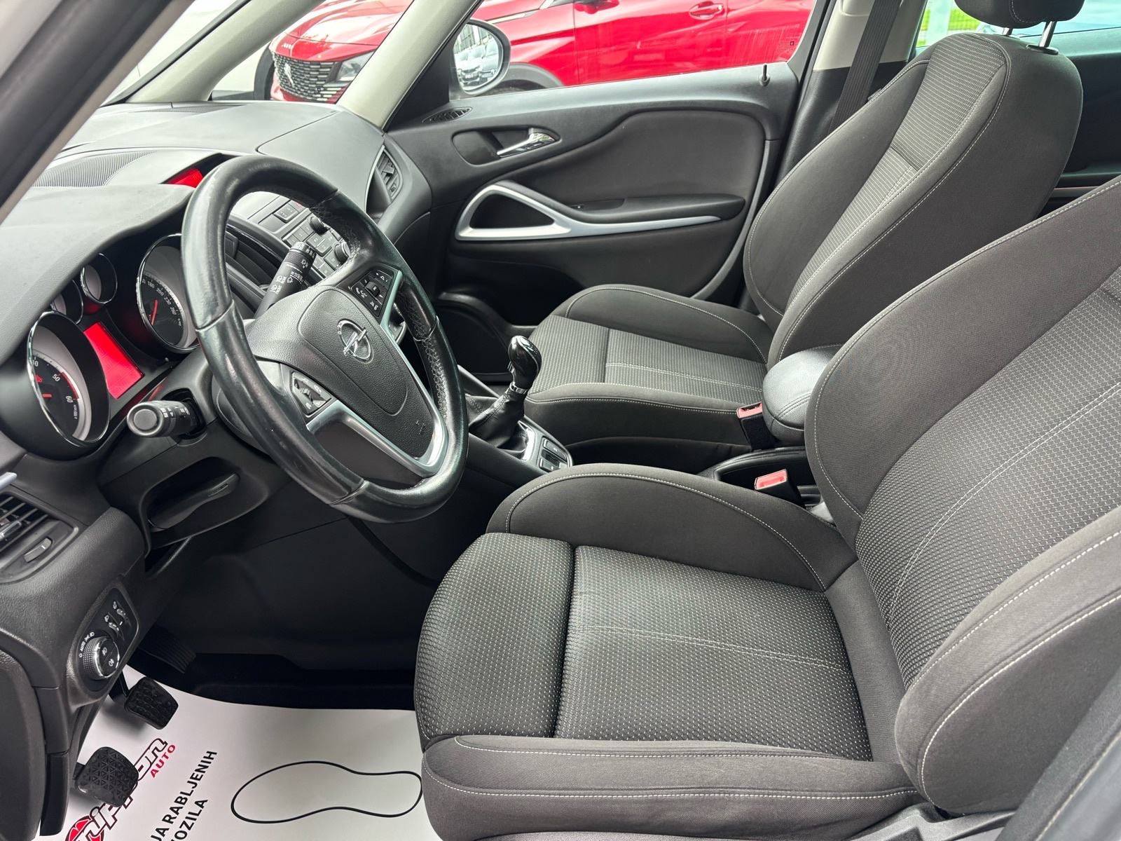 Opel Zafira 1,6CDTI KLIMA - 6 BRZINA - TEMPOMAT - SERVISNA -AUTOKREDIT, fotografija 9