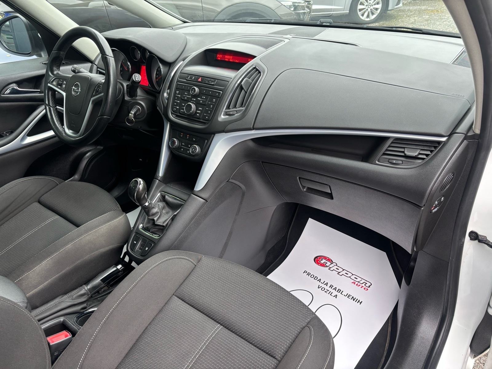 Opel Zafira 1,6CDTI KLIMA - 6 BRZINA - TEMPOMAT - SERVISNA -AUTOKREDIT, fotografija 16