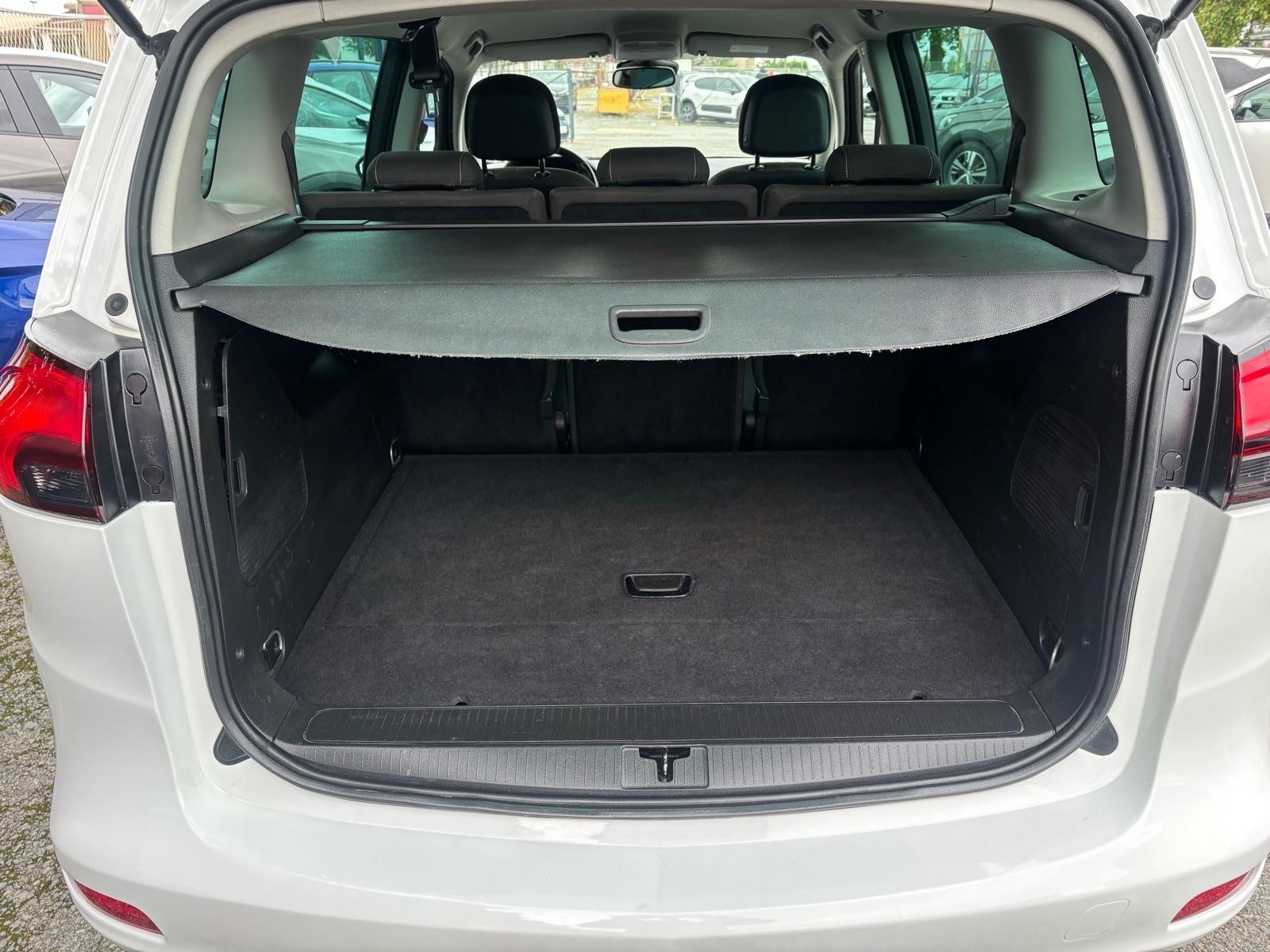 Opel Zafira 1,6CDTI KLIMA - 6 BRZINA - TEMPOMAT - SERVISNA -AUTOKREDIT, fotografija 19