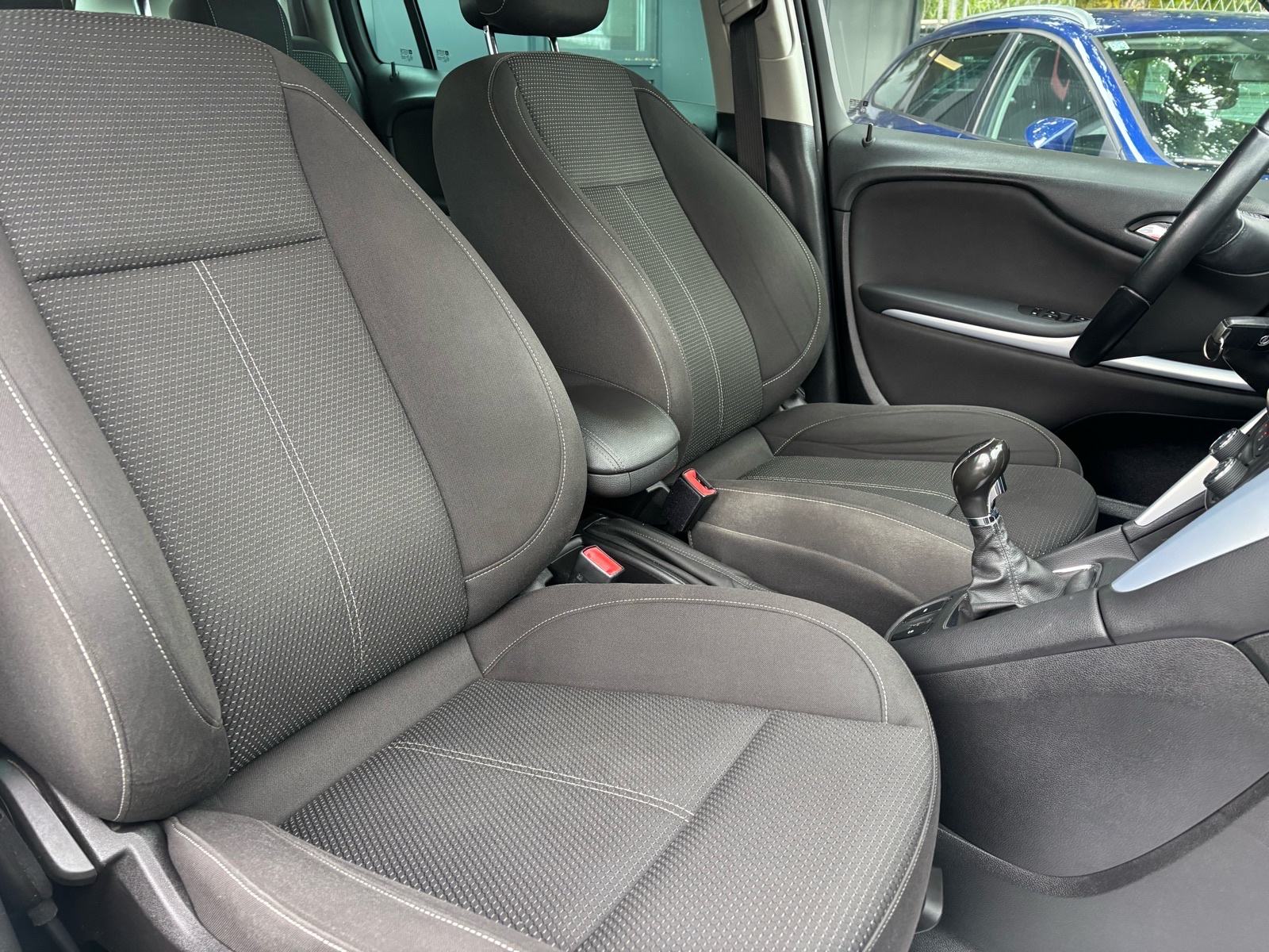 Opel Zafira 1,6CDTI KLIMA - 6 BRZINA - TEMPOMAT - SERVISNA -AUTOKREDIT, fotografija 18