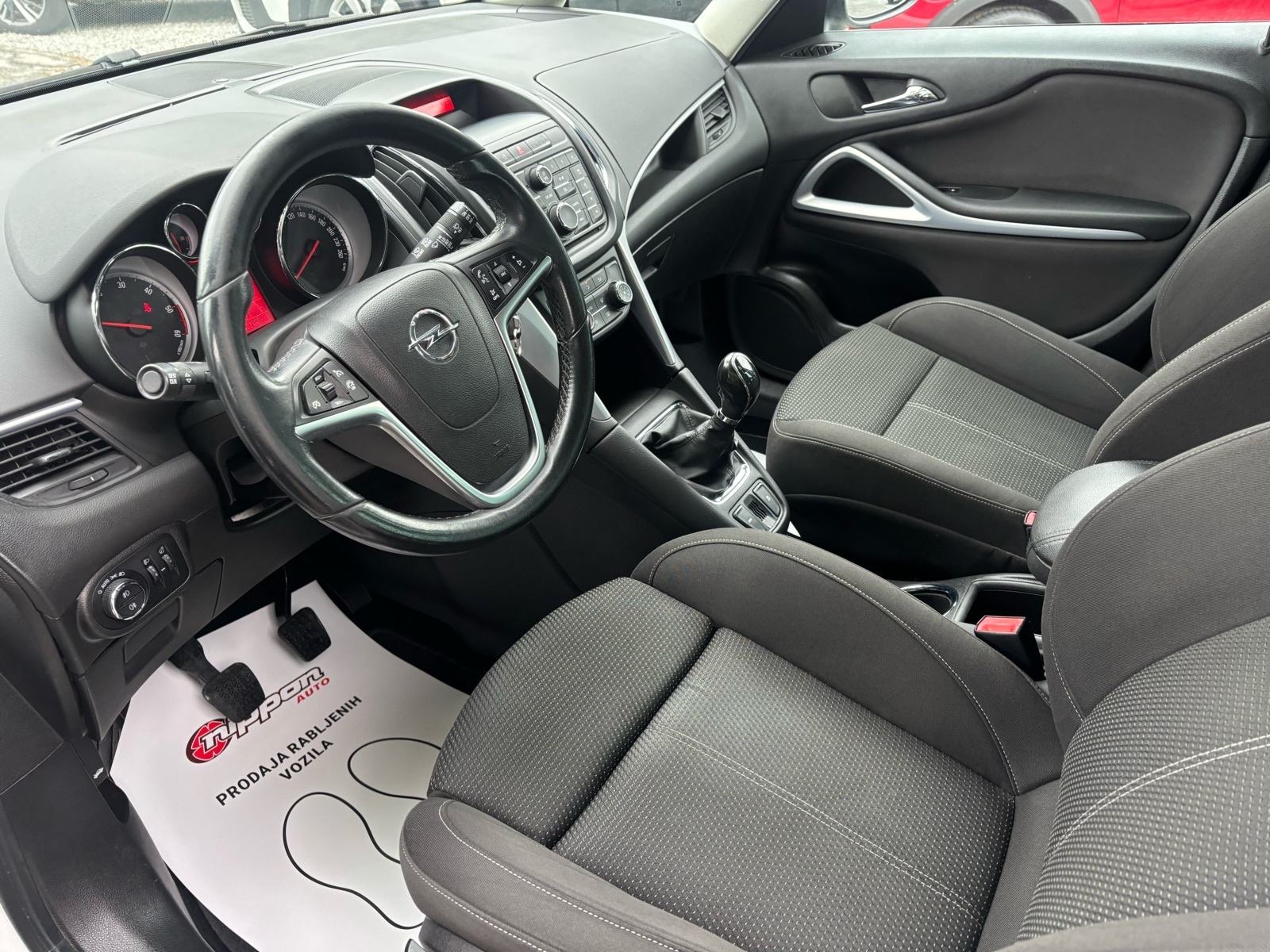 Opel Zafira 1,6CDTI KLIMA - 6 BRZINA - TEMPOMAT - SERVISNA -AUTOKREDIT, fotografija 10