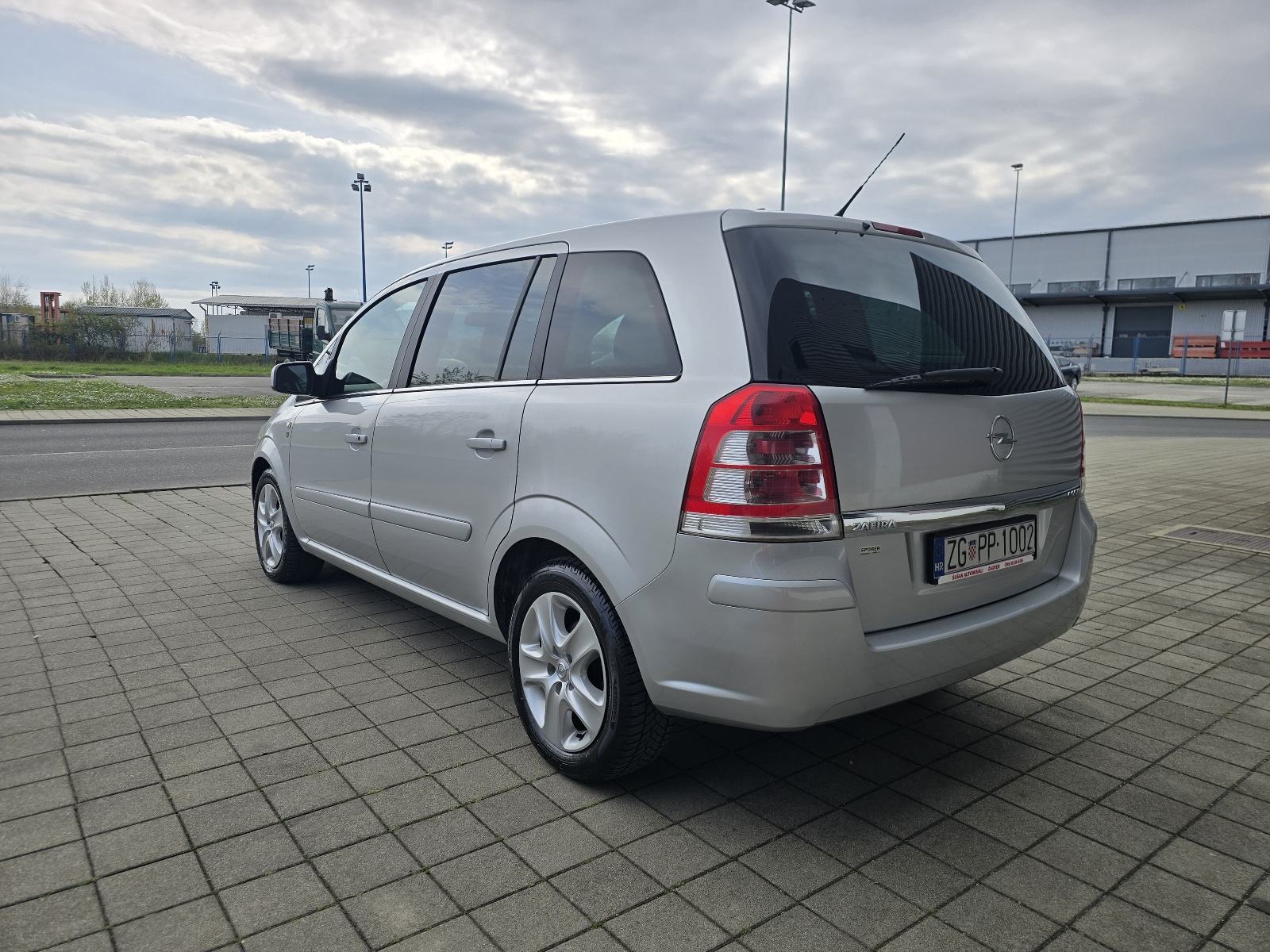 Opel Zafira 1,7 CDTI / 7 sijedala / Klima / Servisna / 1 Vlasnik /, fotografija 3