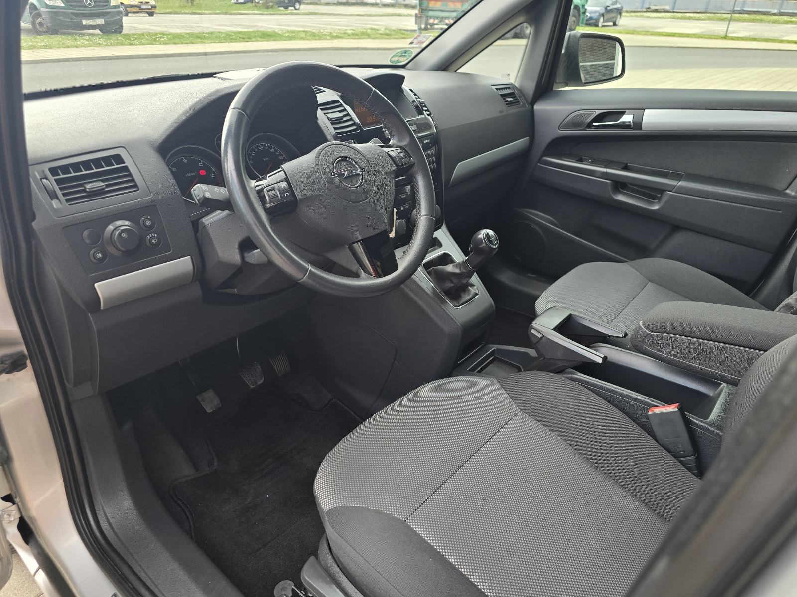 Opel Zafira 1,7 CDTI / 7 sijedala / Klima / Servisna / 1 Vlasnik /, fotografija 10