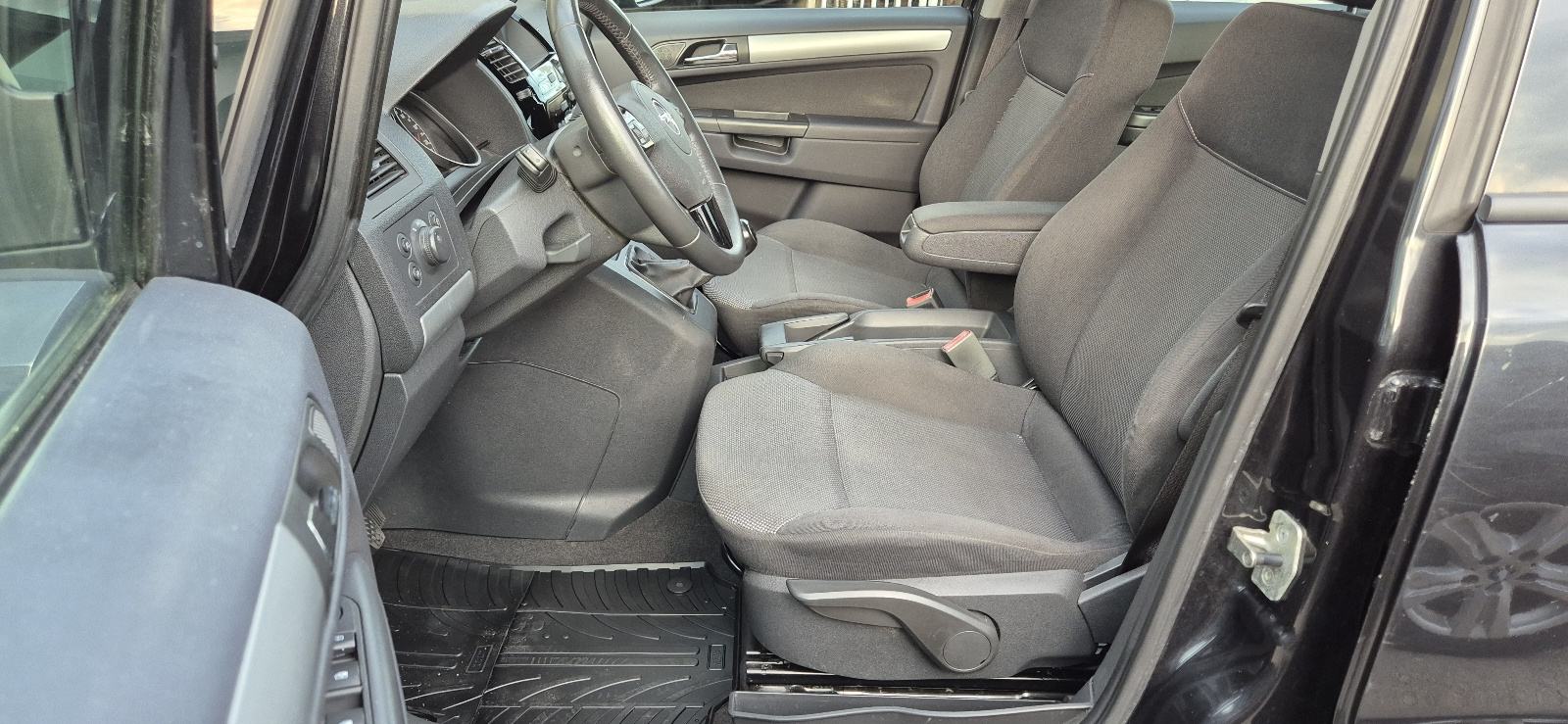 Opel Zafira 1,7 CDTI, fotografija 12
