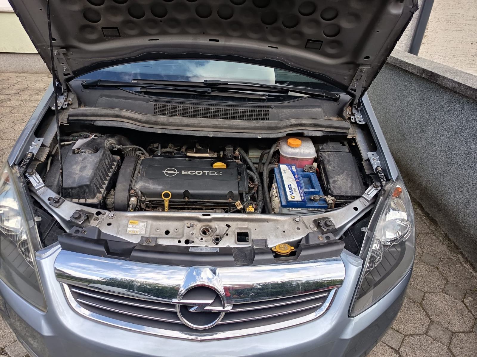 Opel Zafira 1,8, fotografija 3