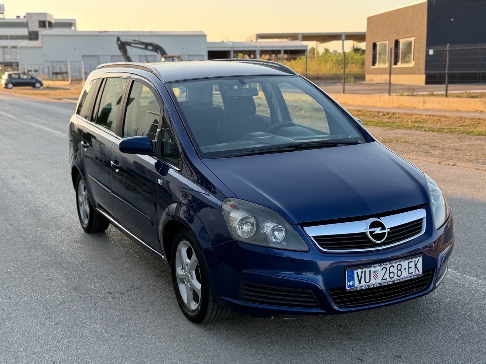 Opel Zafira 1,9 CDTI, fotografija 3