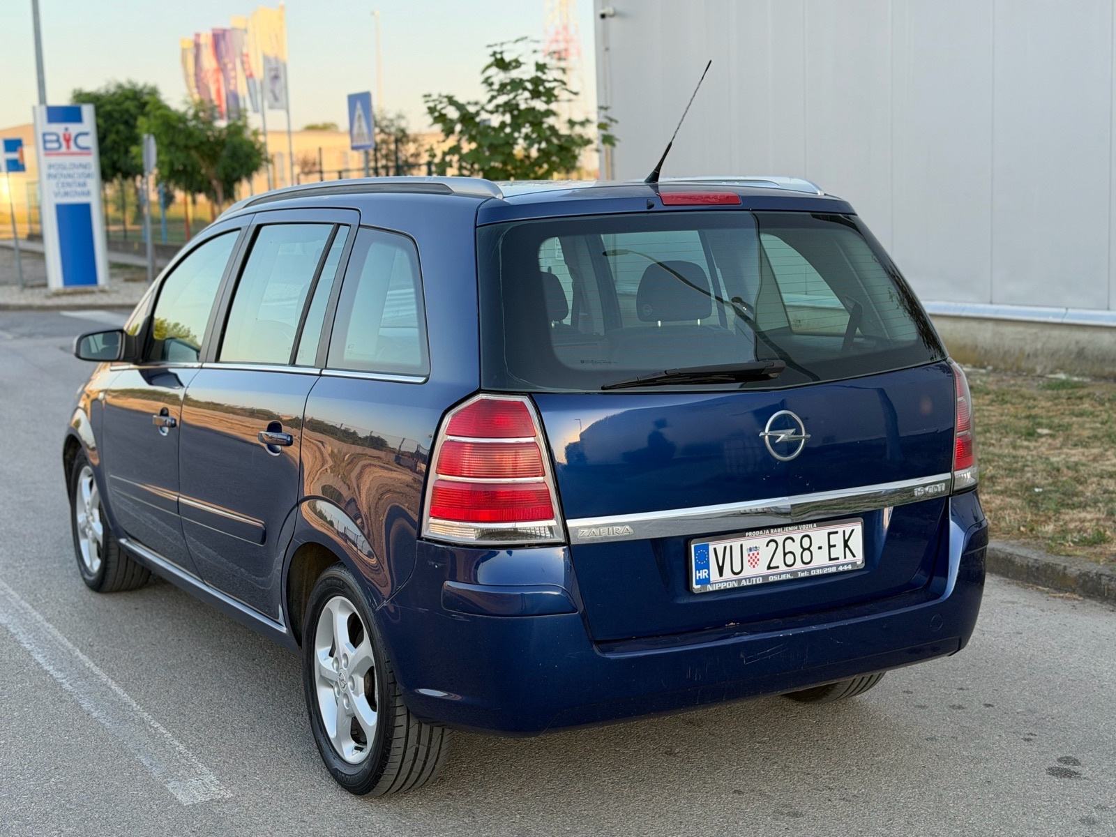 Opel Zafira 1,9 CDTI, fotografija 7