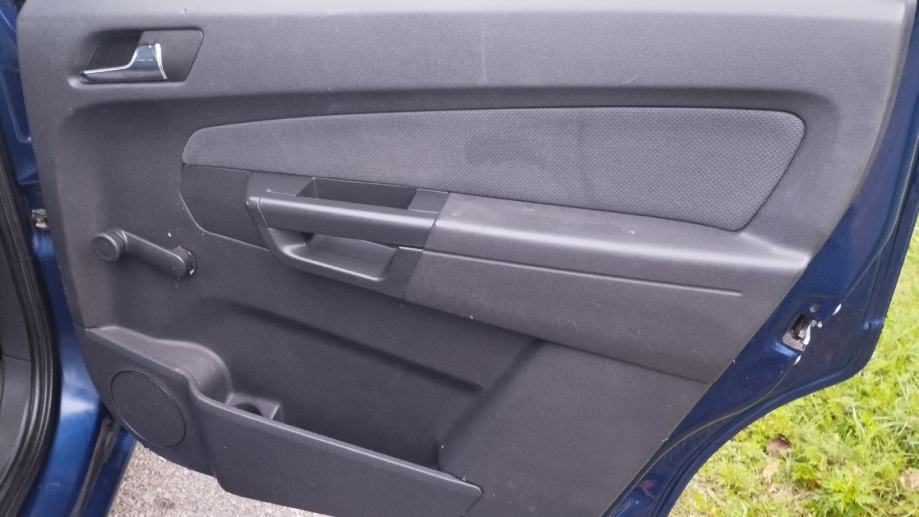 Opel Zafira 1,9 CDTI, fotografija 13